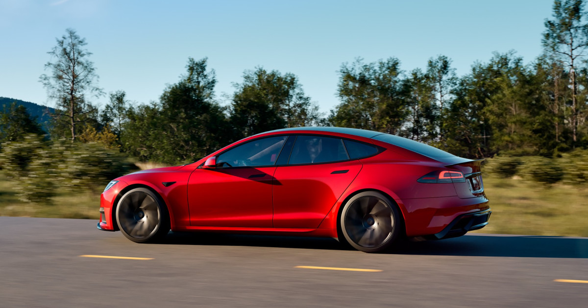 Family Sues Tesla Over Fatal Model S Fire, Claiming Doors Trapped Victims ...