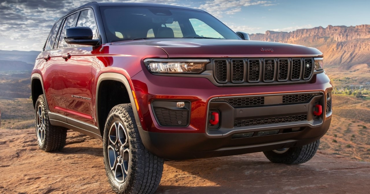 Grand Cherokee Recall: 121,000 Units Affected by Headrest Flaw