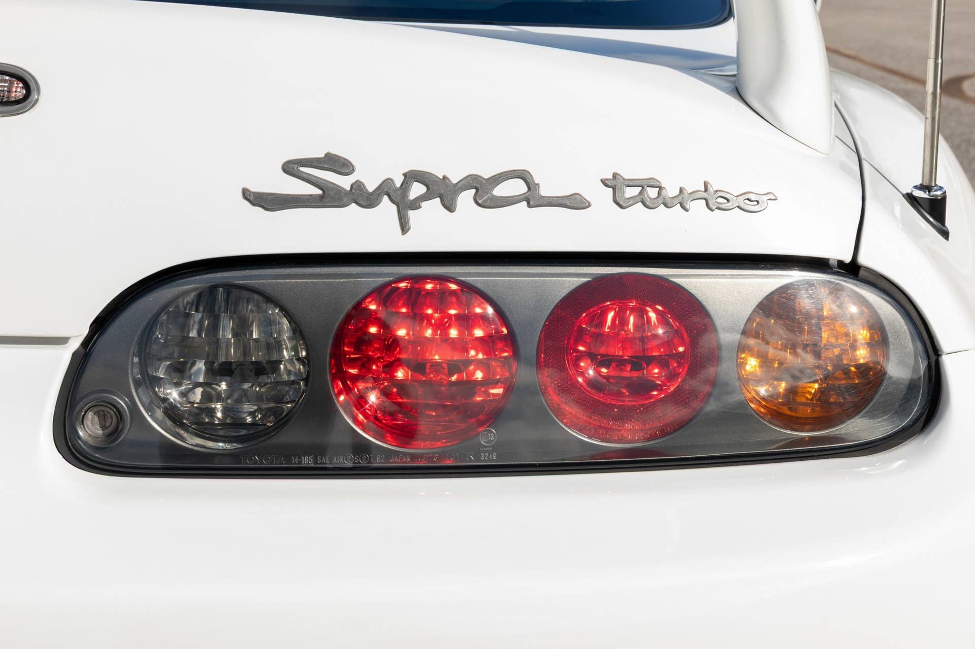 Was würden Sie bevorzugen: einen Toyota Supra 15th Anniversary von 1997 ...