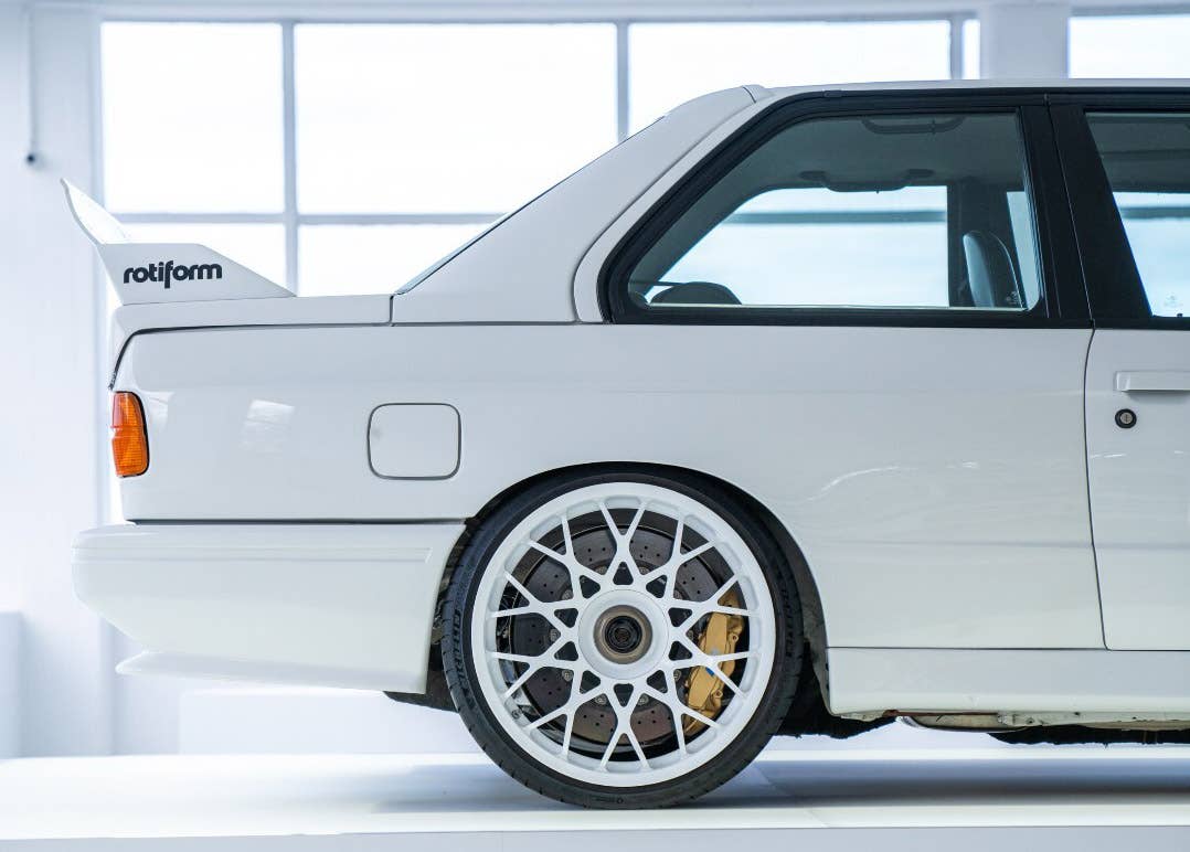 Dieser BMW E30 hat die Power eines modernen M4 – und BMW liebt es.