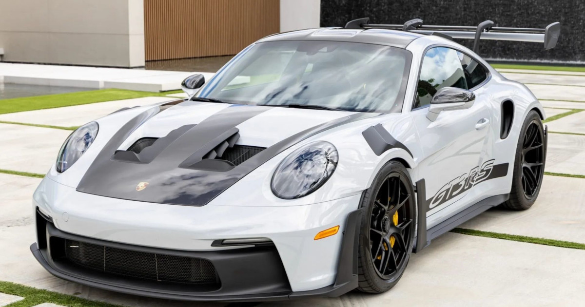 Porsche GT3 RS For Sale With 132 Miles and Weissach Package Looks