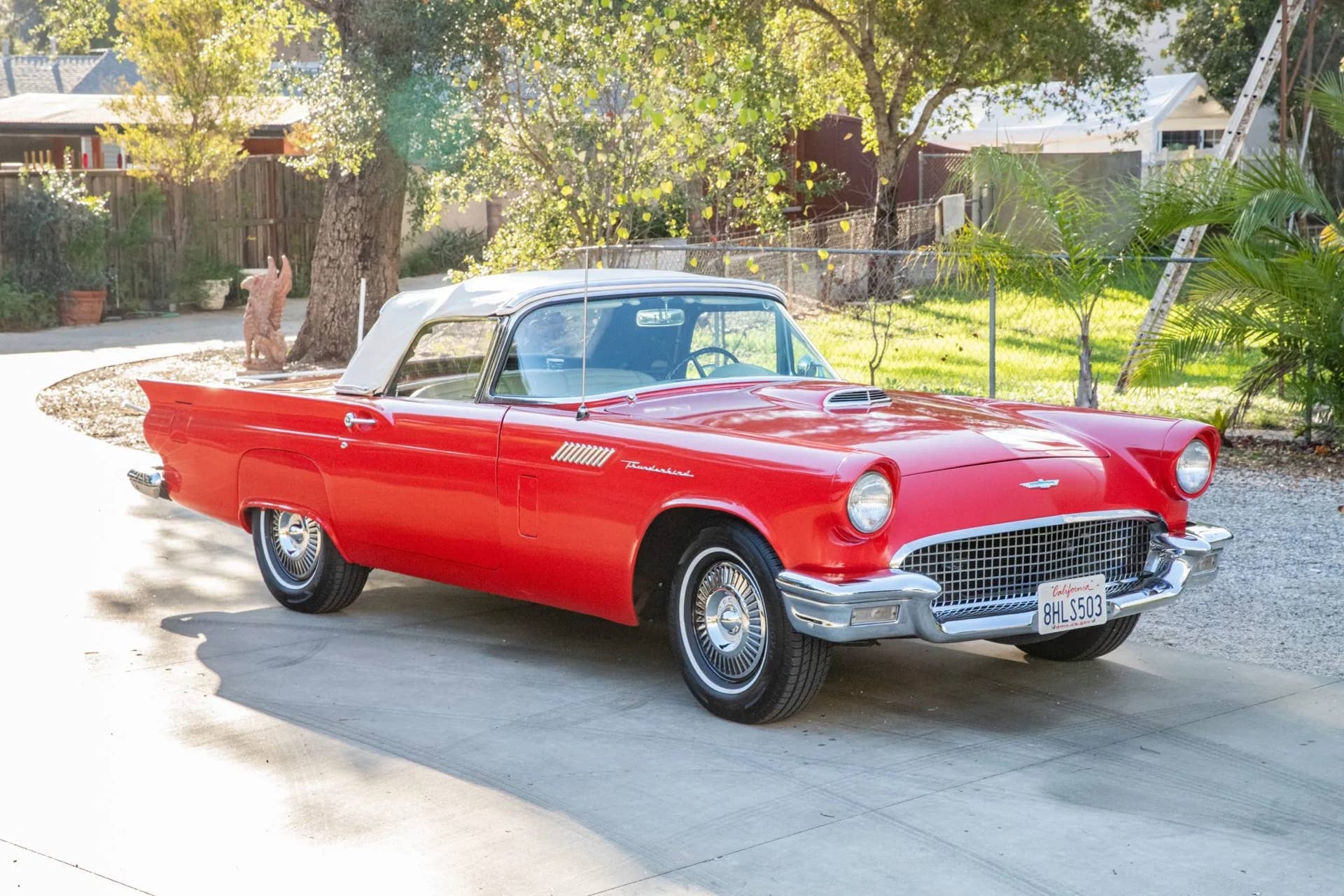 Ford Thunderbird Cabriolet von 1957 nach Komplettrestaurierung zu ...