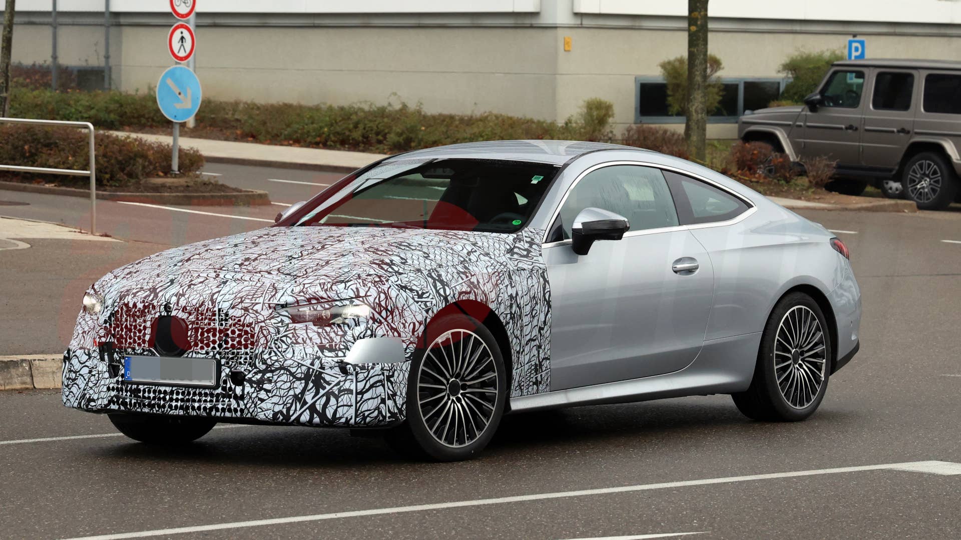 Die Antwort von Mercedes-Benz auf den BMW 4er für 2026 sieht aggressiver ...