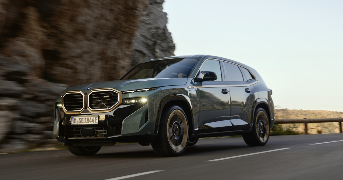 自動車名門企業BMWとの異色コラボ企画商品ショルダーポーチ 2023-bmw-xm.jpg