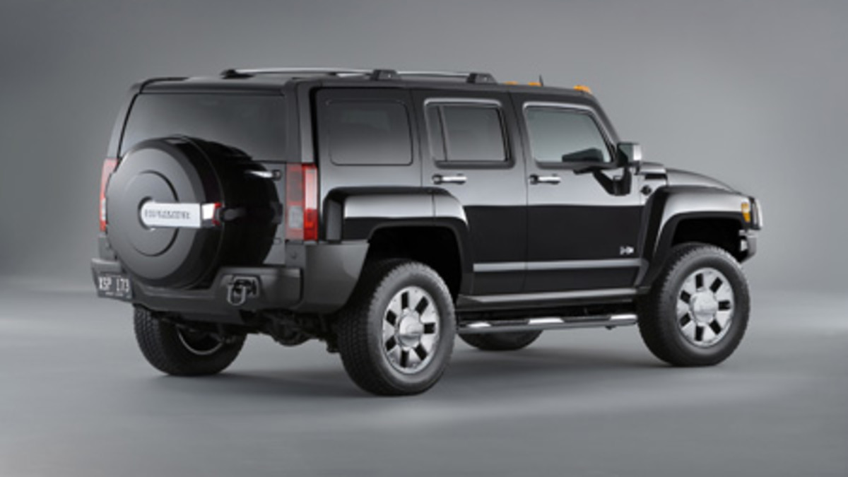 HUMMER H3 comes in 'right' hand drive for our friends abroad