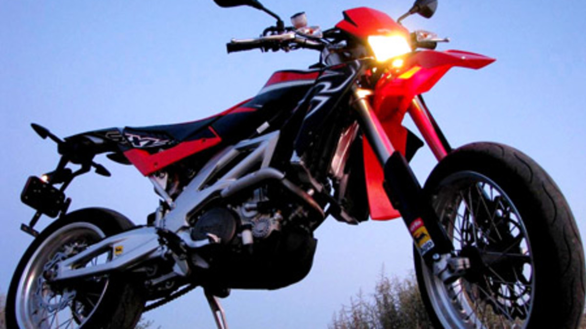 In the Autoblog Garage: Aprilia SXV550 - Autoblog