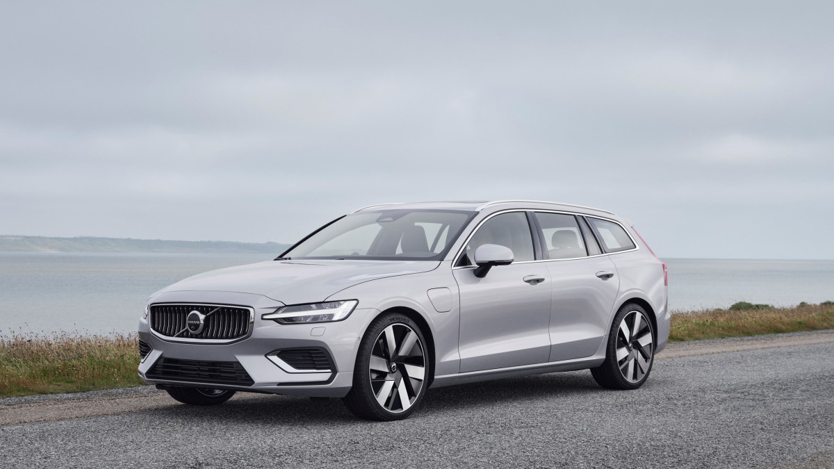 2023 Volvo S60 and V60 get small updates - Autoblog