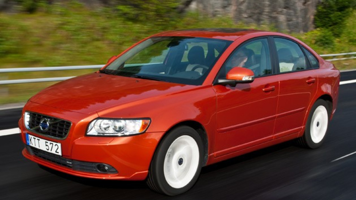 VOLVO純正　カスタムエディション C30 S40 V40 V50 C30 S40 V50 レザーケアセット ボルボ純正部品 パーツ オプション