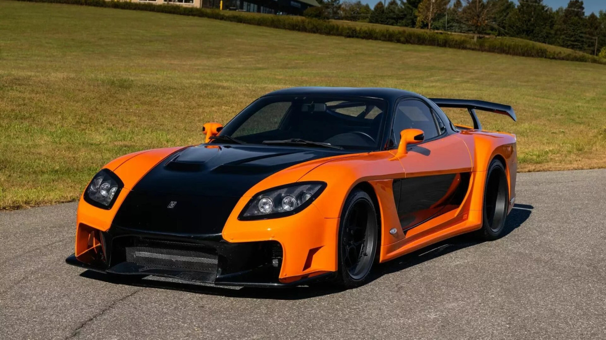 mazda-veilside-rx-7-replica-1.jpg