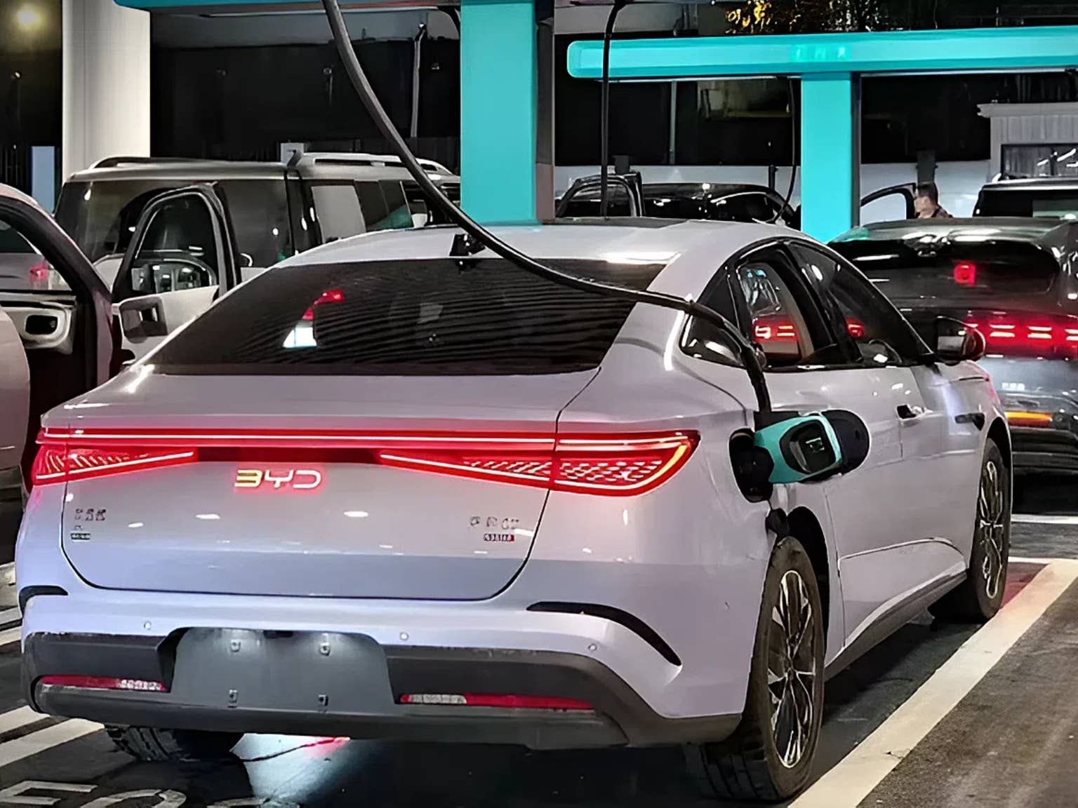 BYD’s 1,500-kW Charger Could Make EV Charging Go as Quick as Filling Up Gas