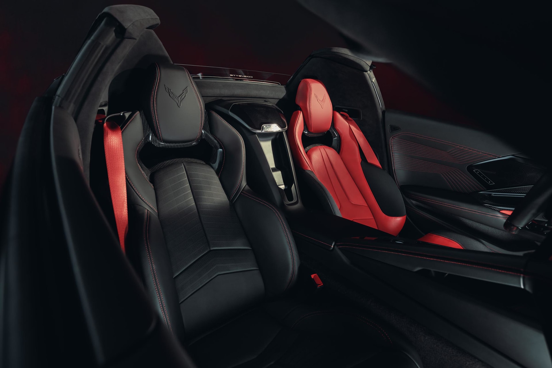 2026-corvette-zr1x-interior-seats-907625.jpg