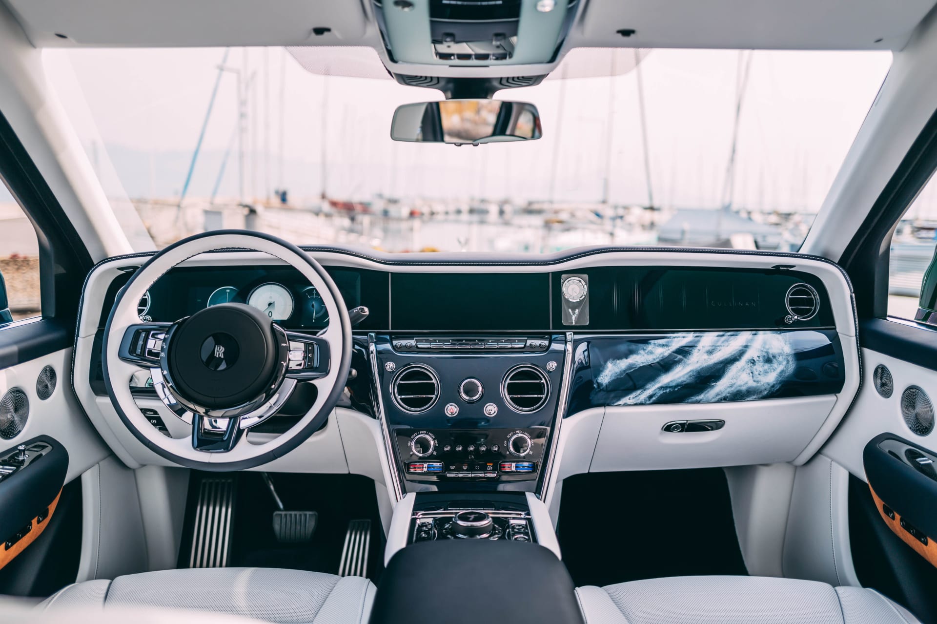 Rolls-Royce Cullinan Yachting Edition