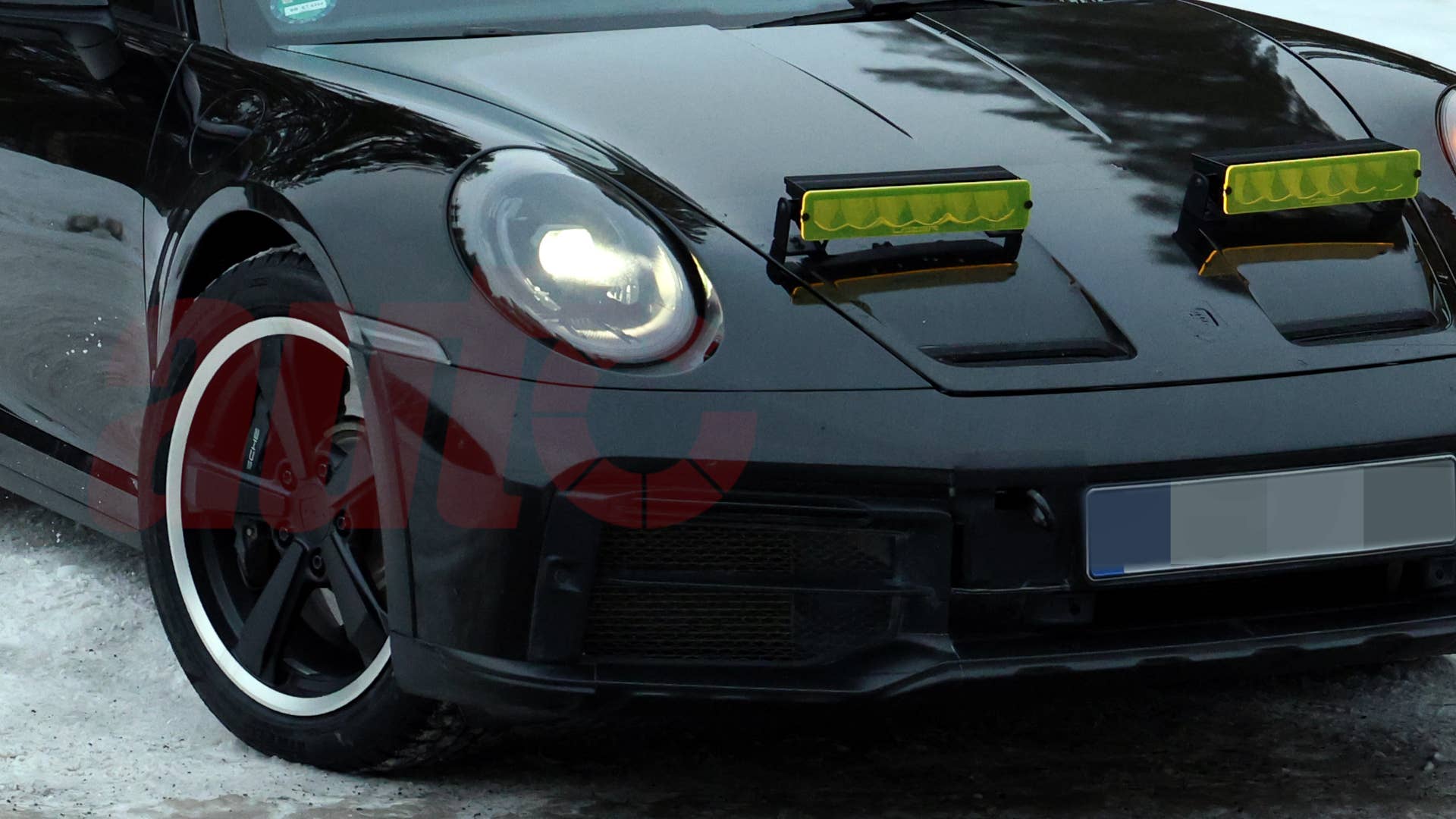 2027 Porsche 911 Dakar spy shot