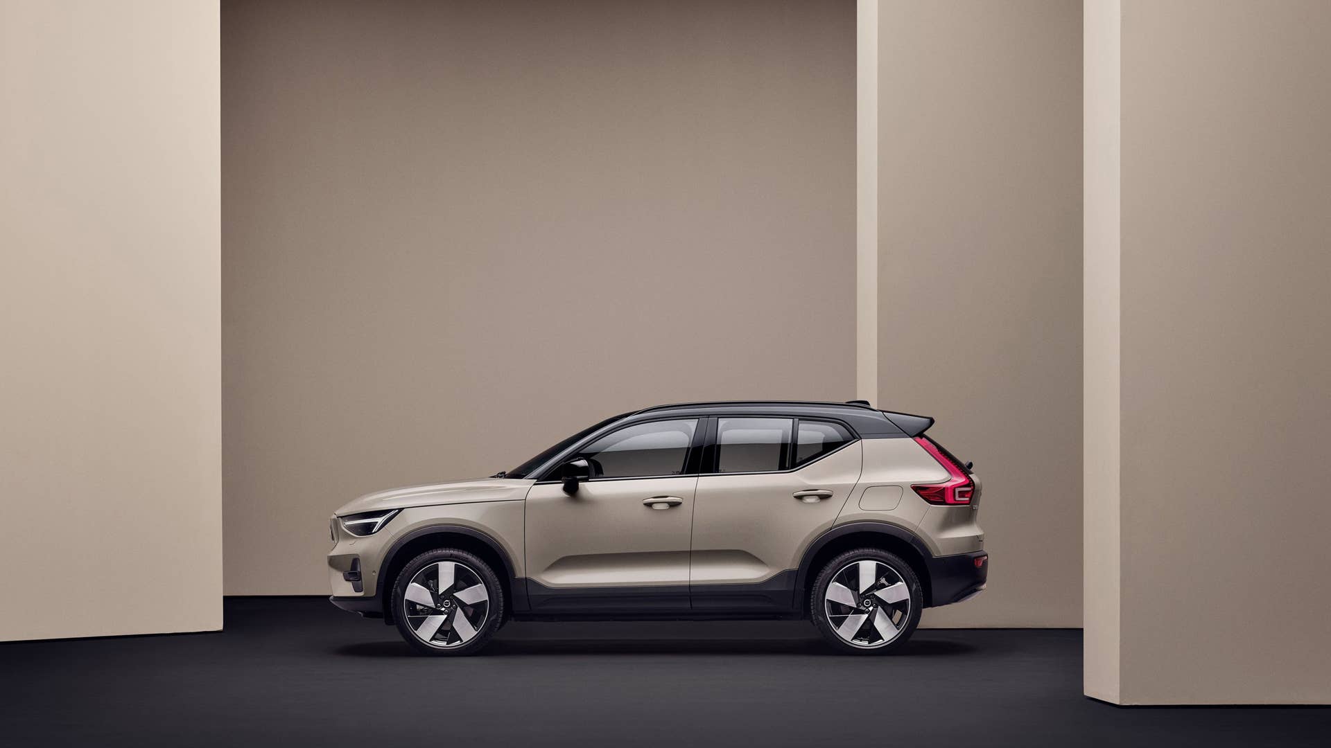 Volvo EX40
