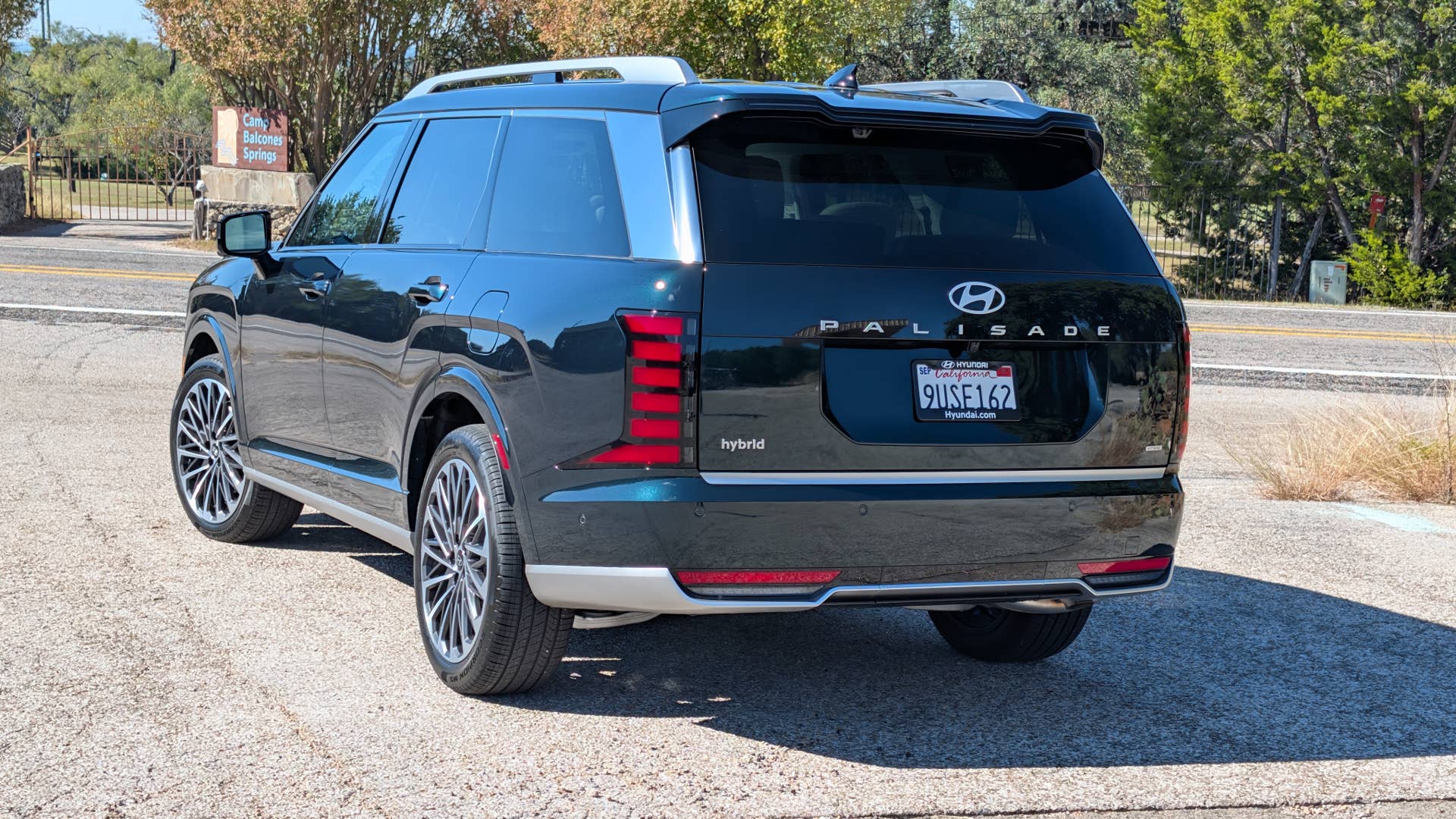 The rear quarter of the 2026 Hyundai Palisade Hybrid