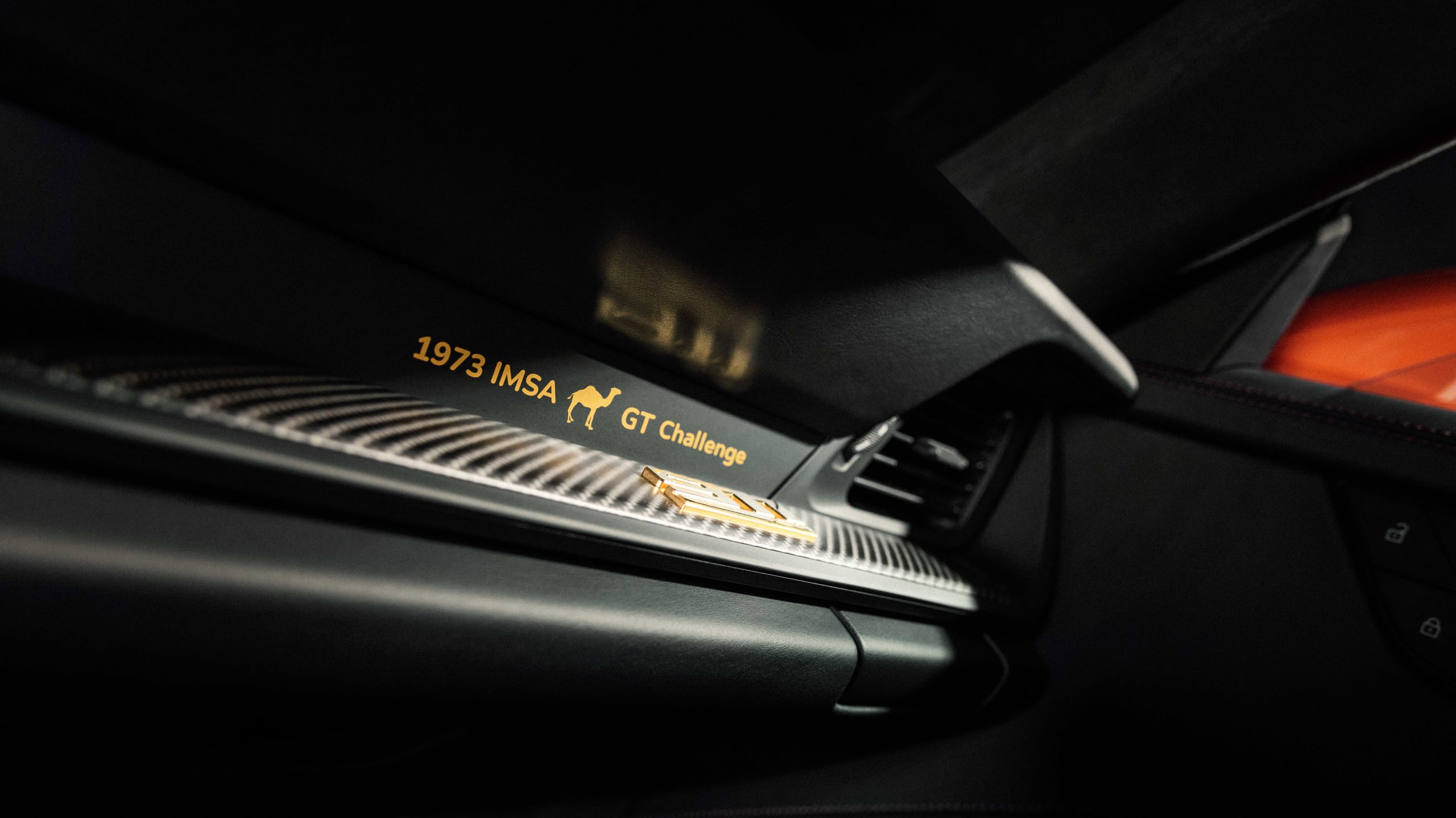 Porsche 911 S/T Camel GT Challenge interior details