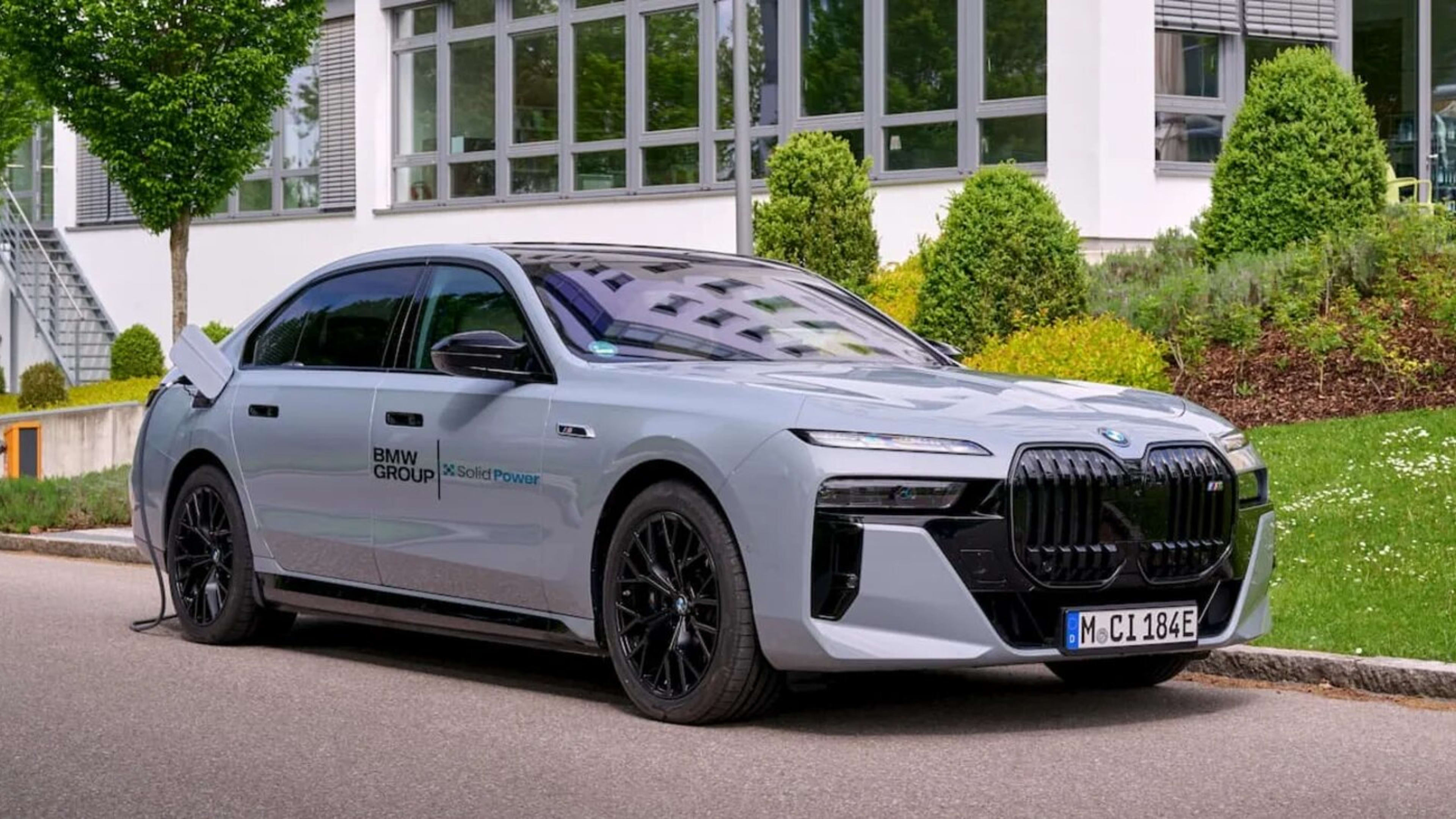 BMW Solid-State Battery: BMW Teams Up With Samsung to Speed Up Solid-State EV Batteries 2 bmw samsung sdi solid state battery 3