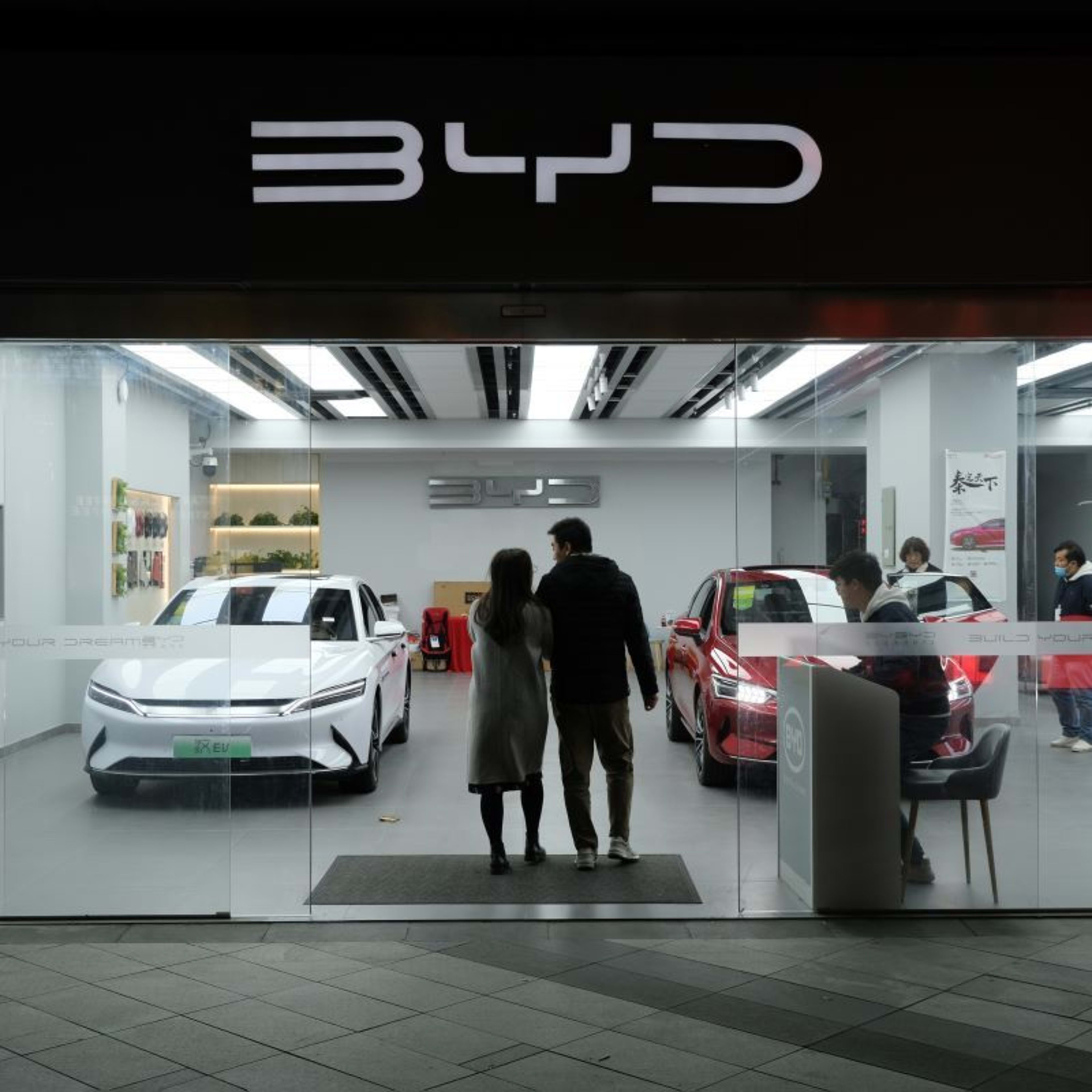 China’s EV Boom Has a Dark Side: Thousands of Dealerships Are Shutting Down