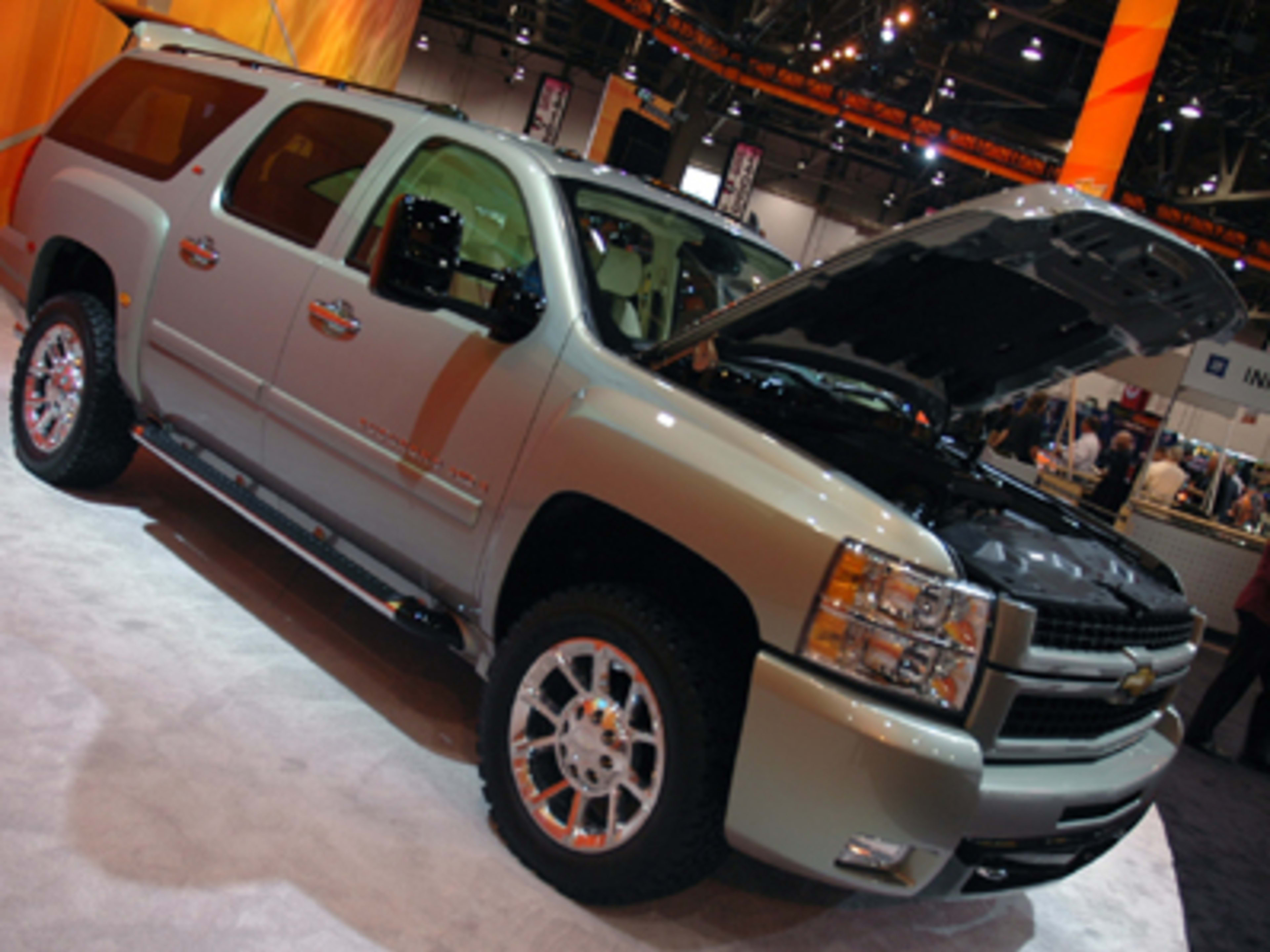 【porte】 SUBURBAN Dirt The 2025 Chevrolet Suburban Z71 Is A Diesel Powered Bus With