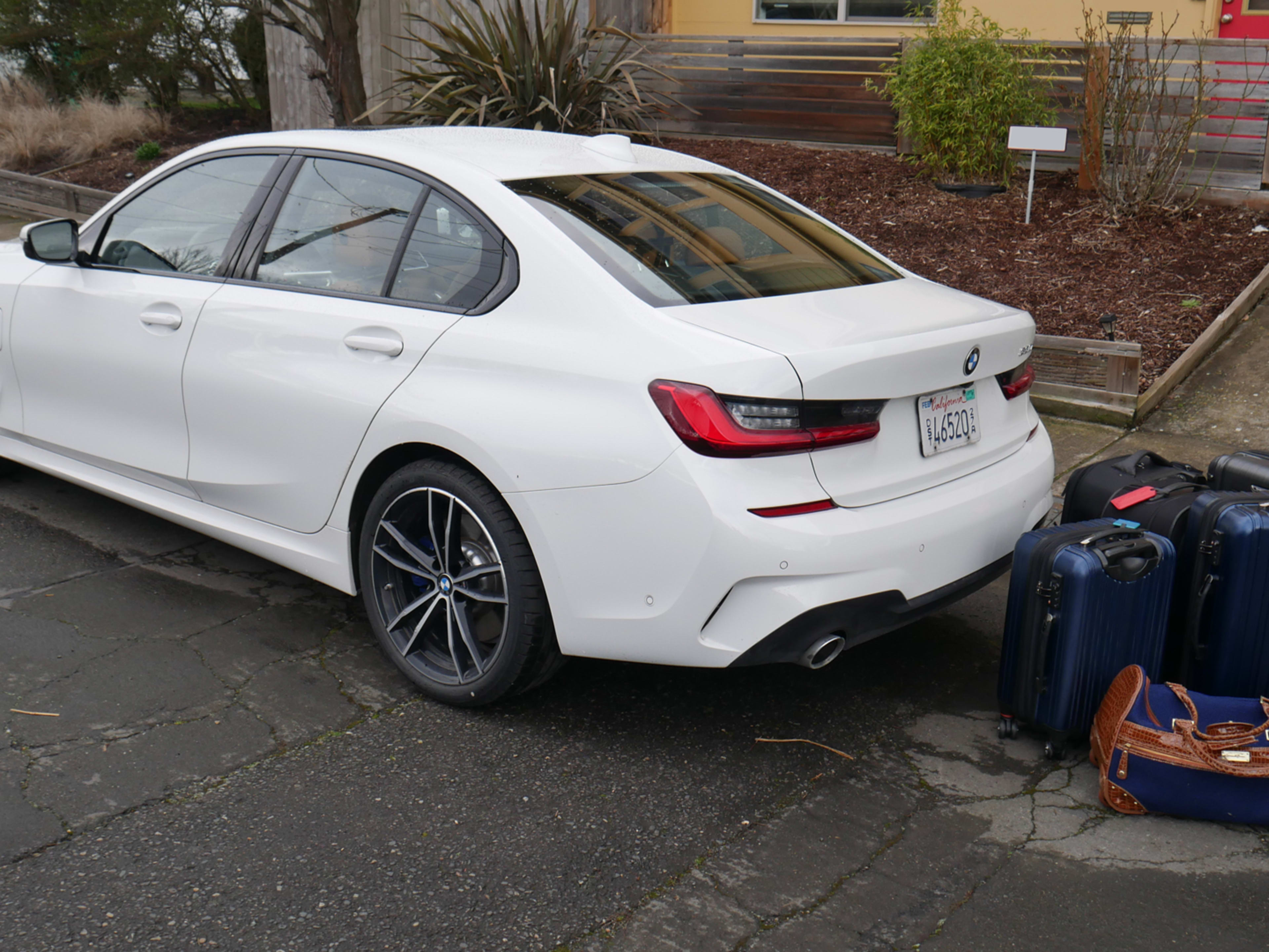 BMW 330e vs 330i and M340i Luggage Test | What the plug-in hybrid costs ...