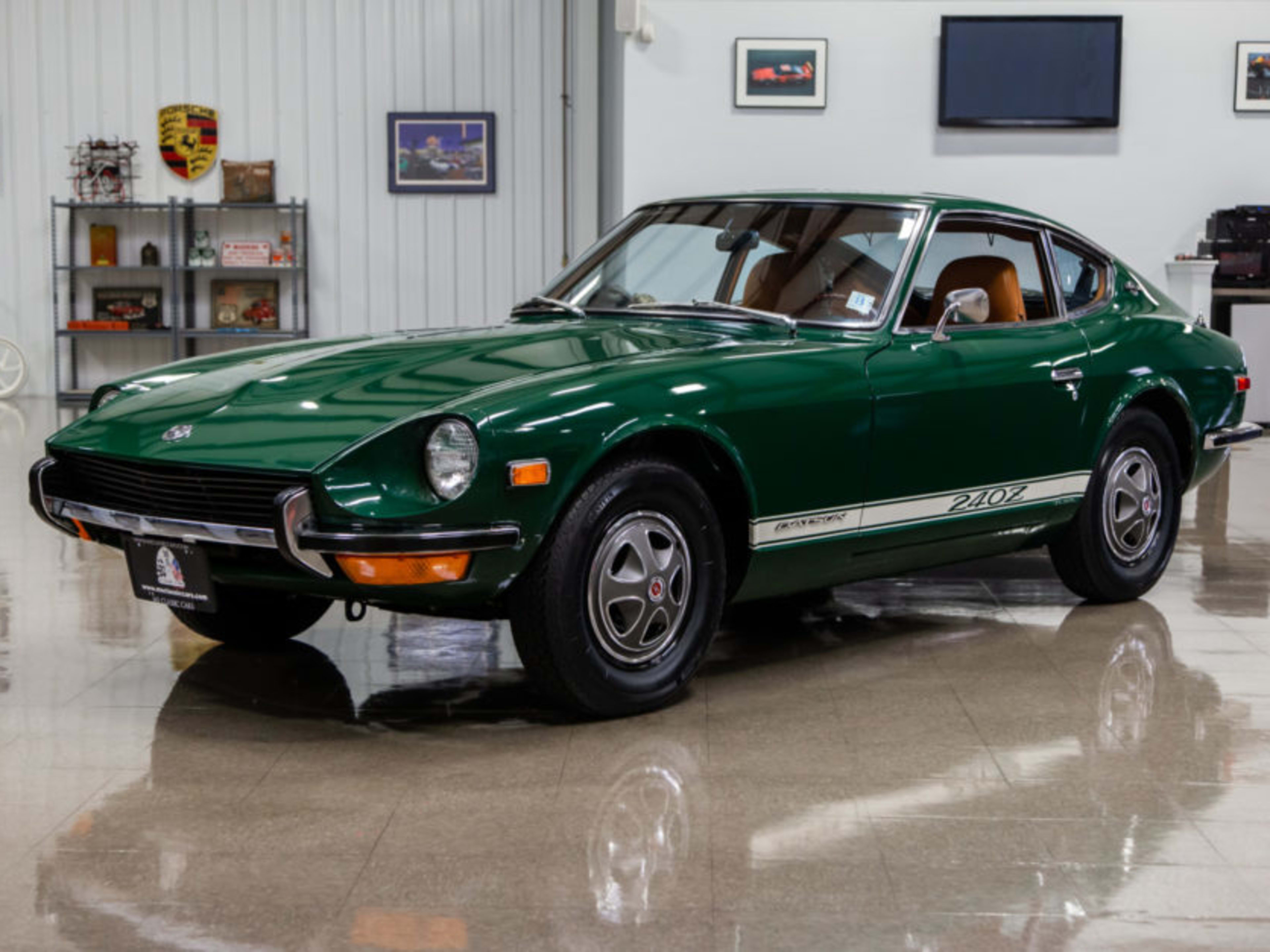 タイムセール！ダットサン 240Z クーペ 1971 グリーン 1/18 楽天市場】ミニカー 1/18 スケール NISSAN 1971 ダットサン 240Z