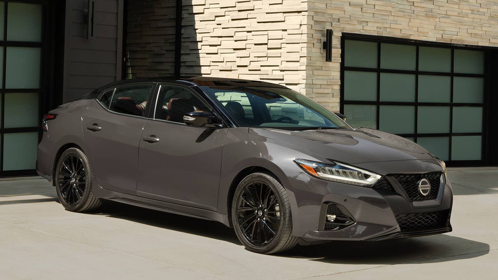 2021 Nissan Maxima 40th Anniversary Edition retro model gets a price