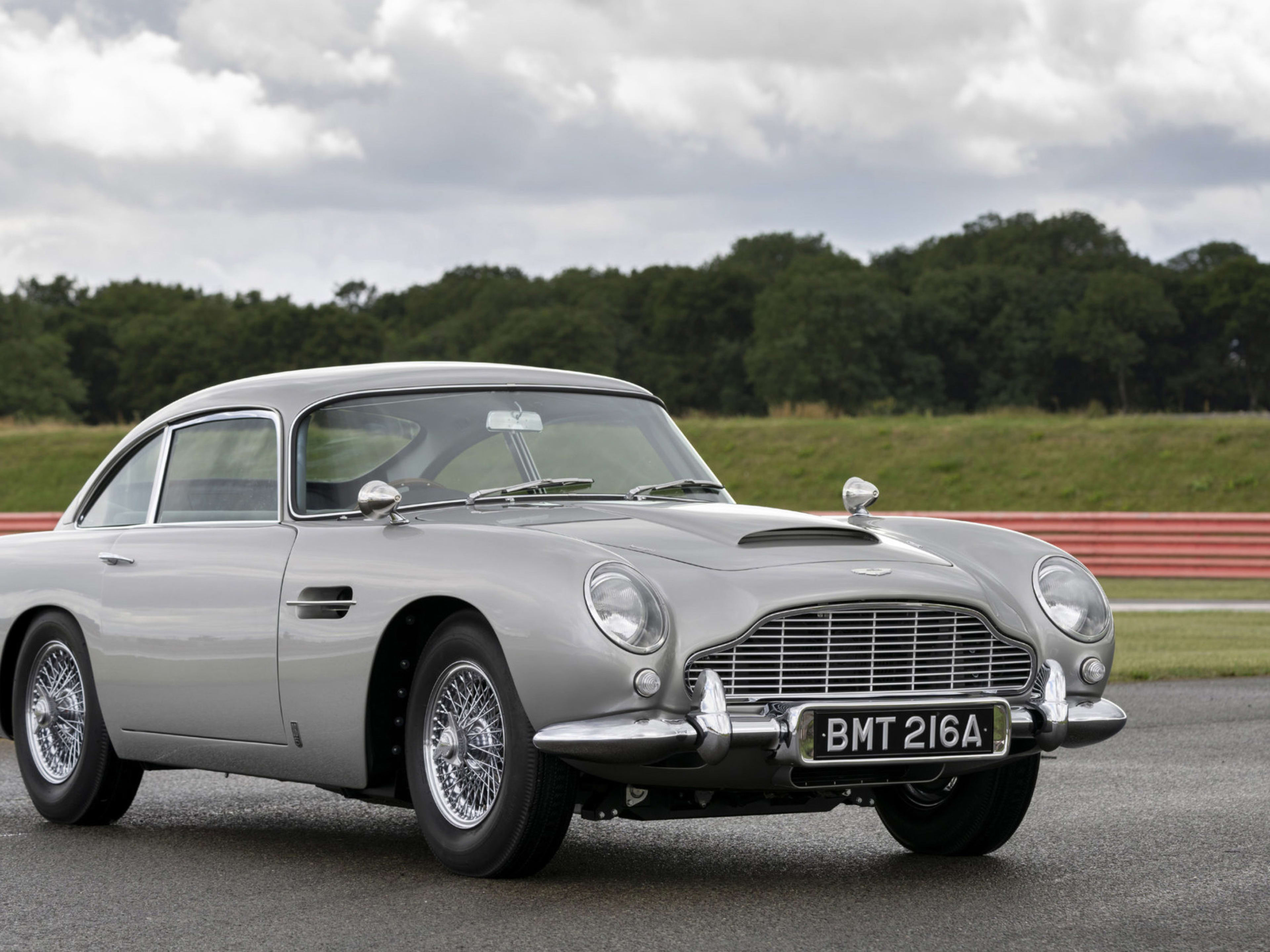 First Aston Martin DB5 Goldfinger Continuation complete - Autoblog