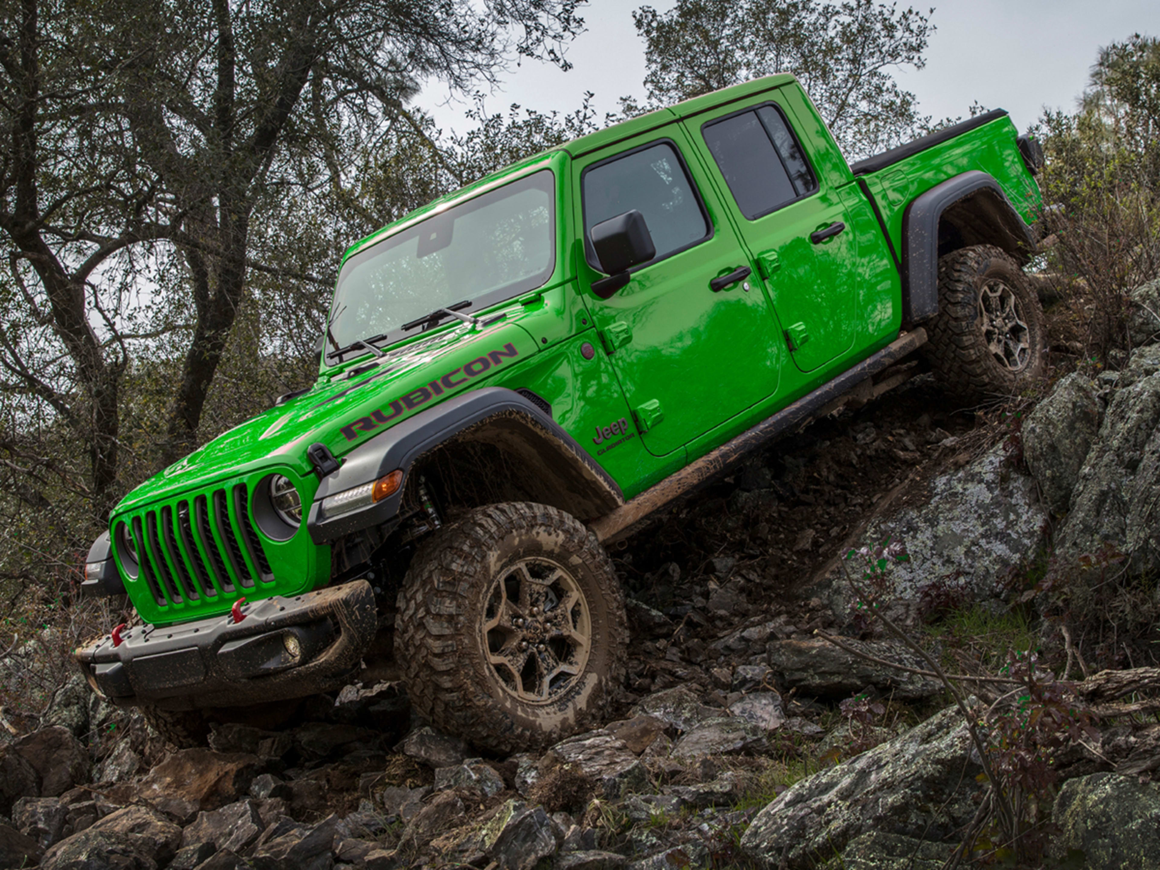 Jeep Gladiator in Gecko green and Gorilla Glass is good to
