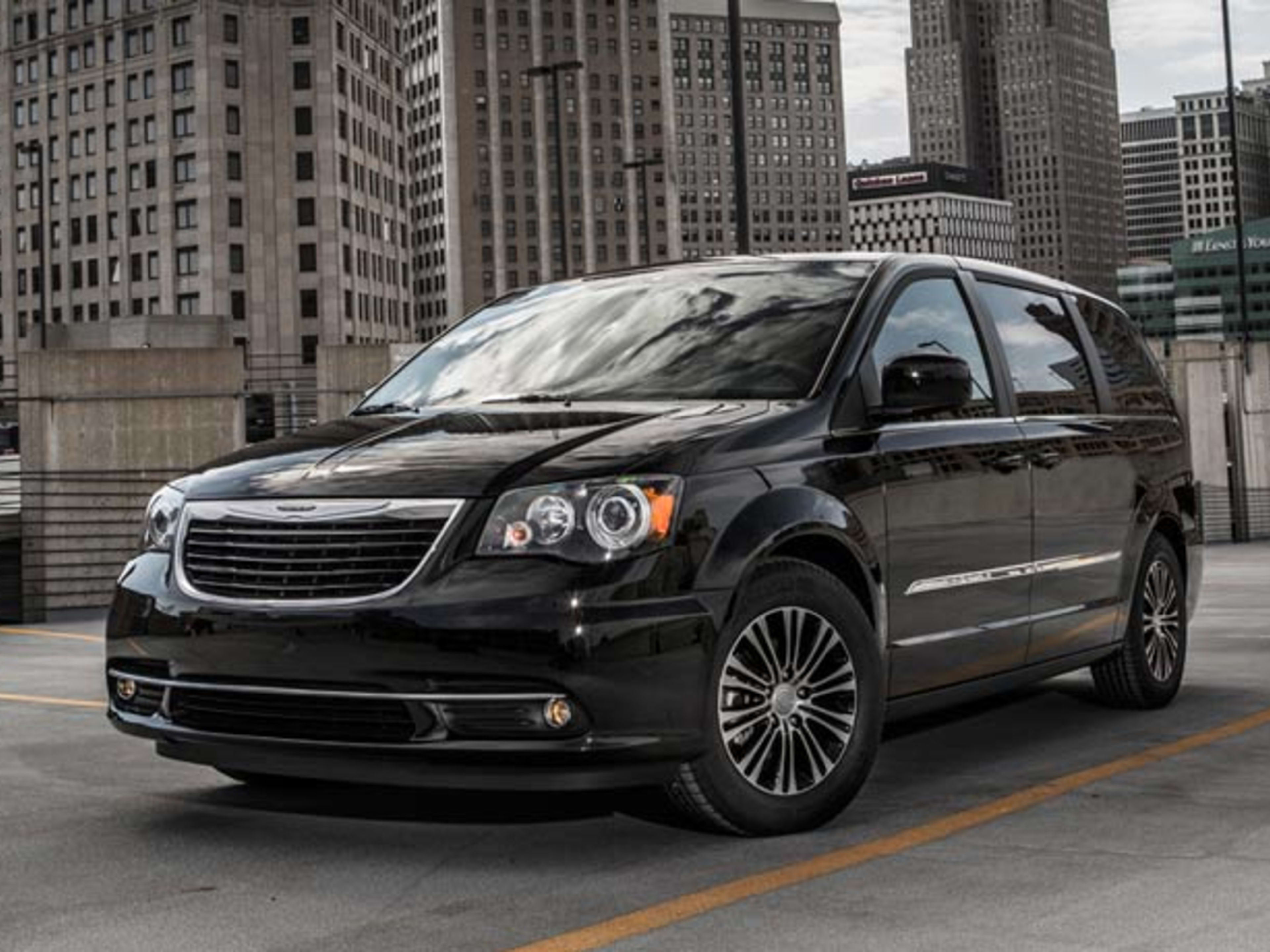 all black chrysler minivan