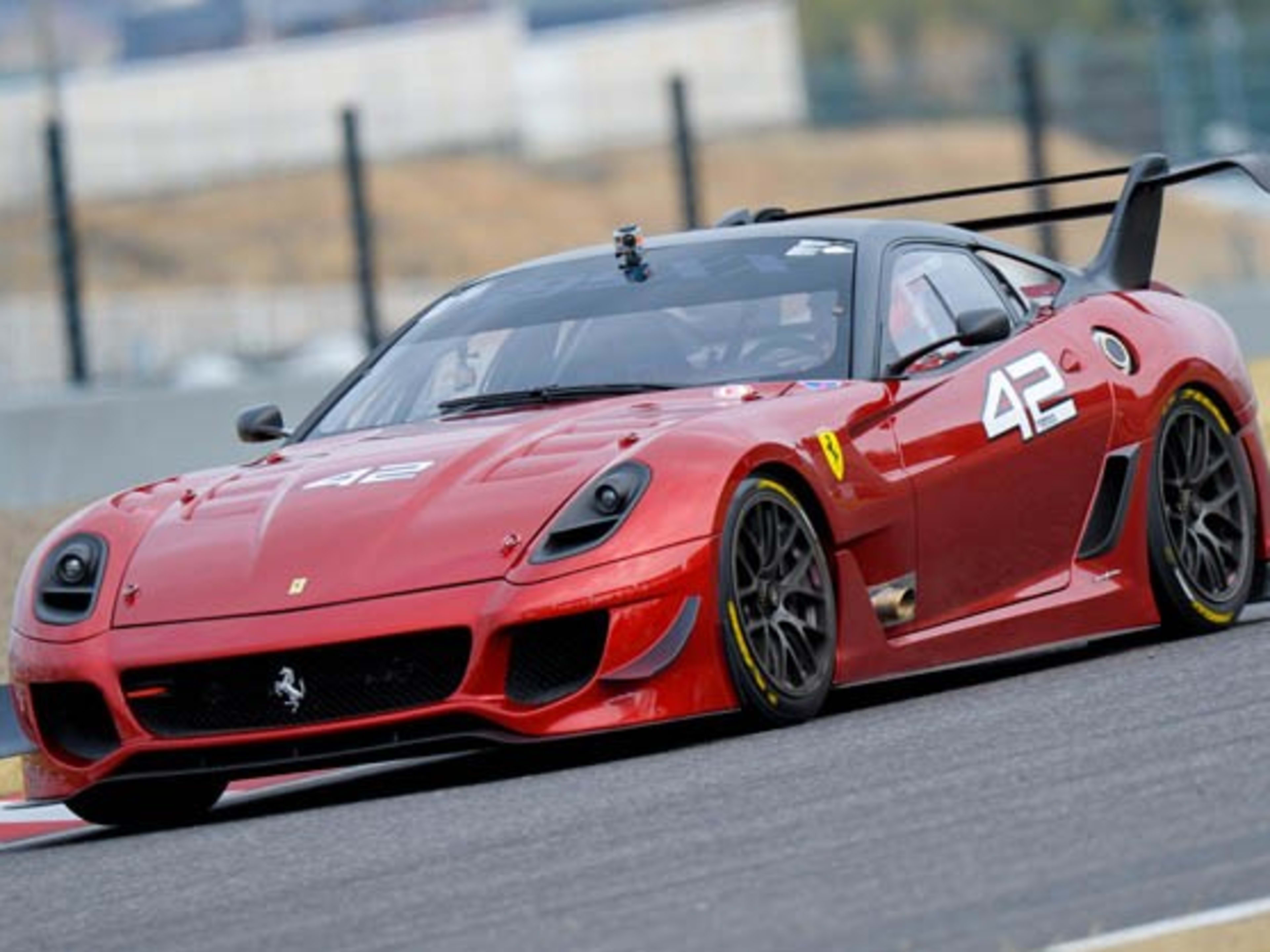 Ferrari 599XX Evoluzione makes its track debut at Suzuka [w