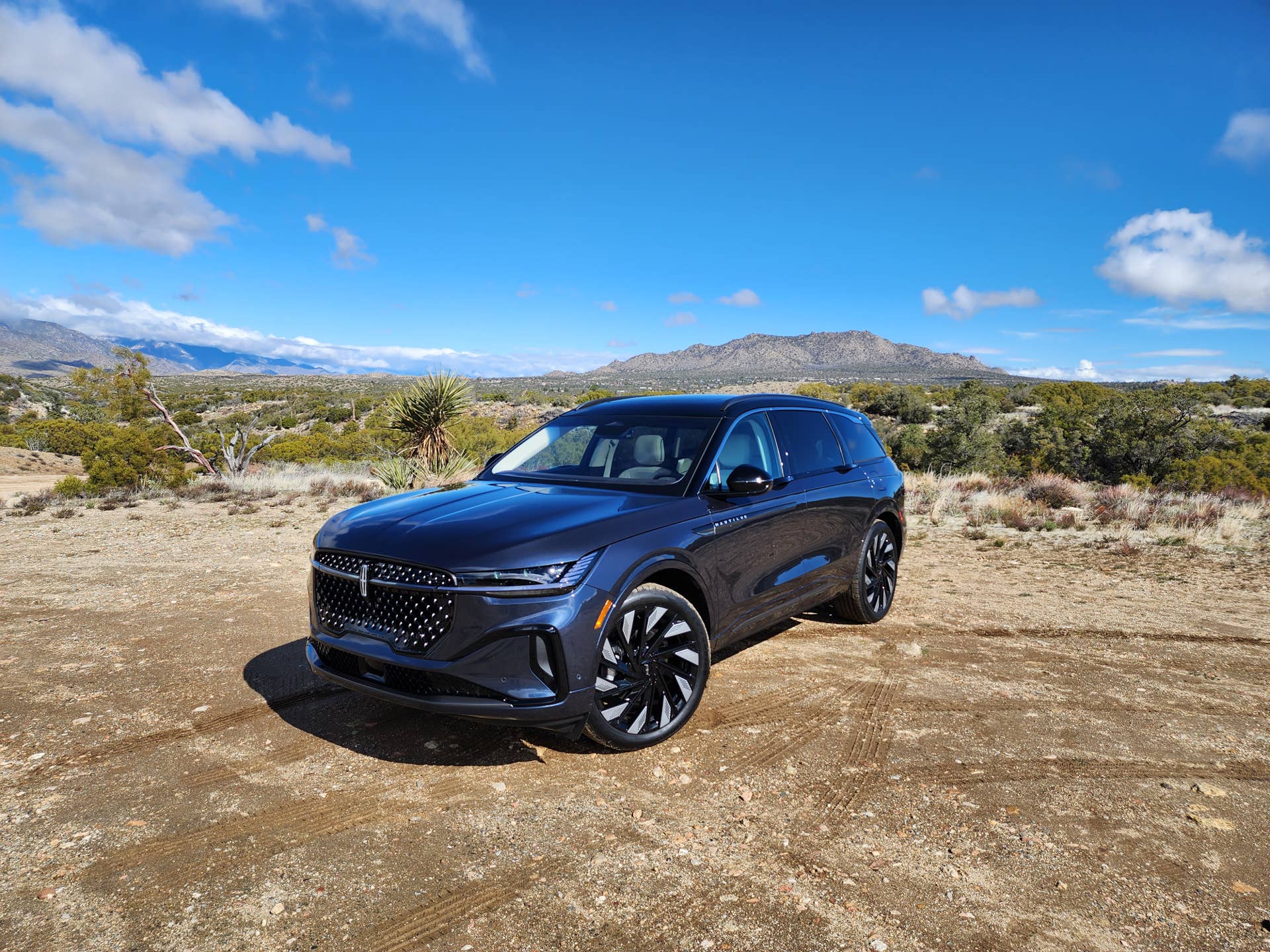 Great Description About Lincoln Nautilus Vs Toyota Highlanderfeed