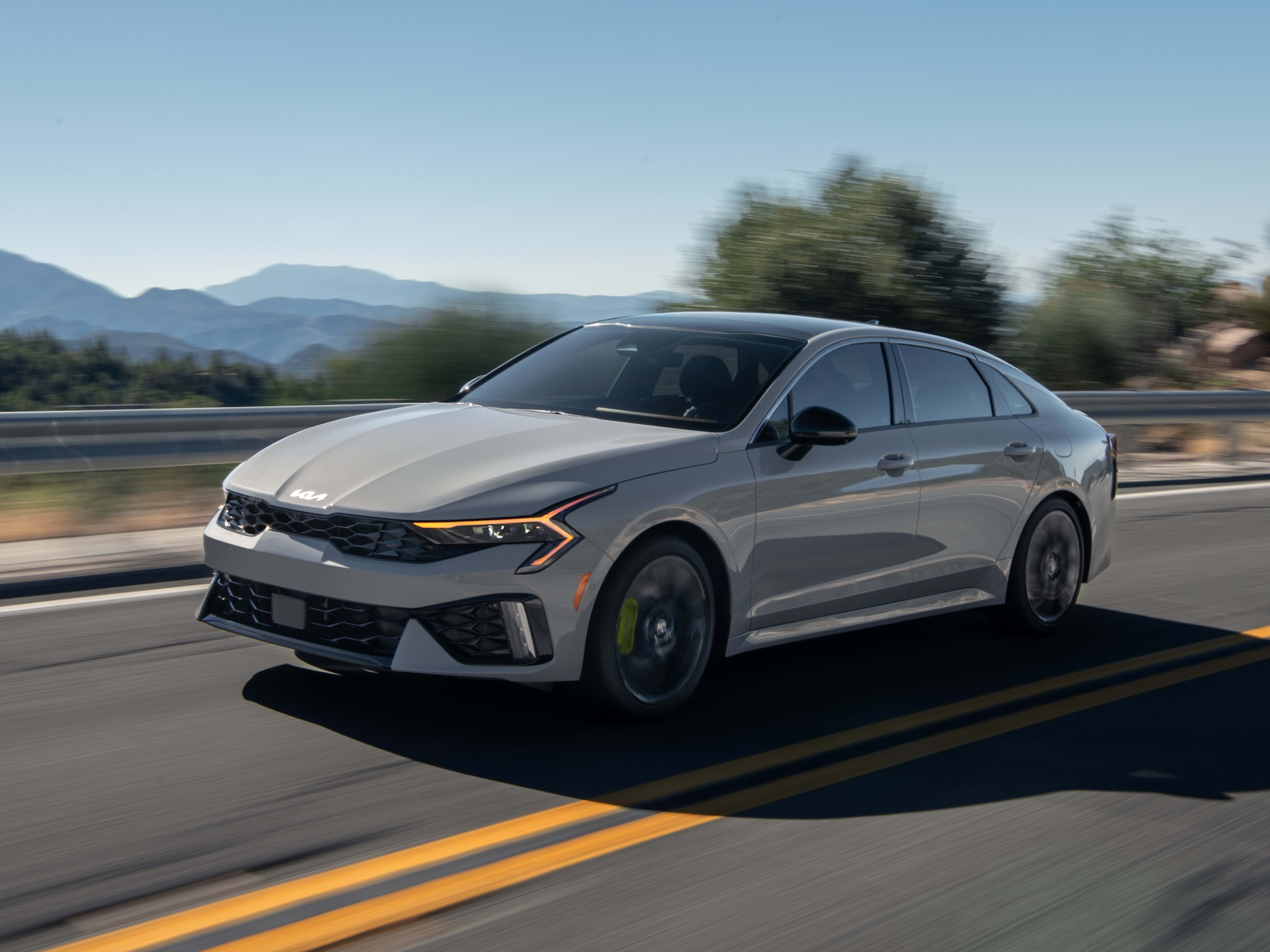 2025 Hyundai Sonata vs Kia K5: Which is the Better Value? - Autoblog