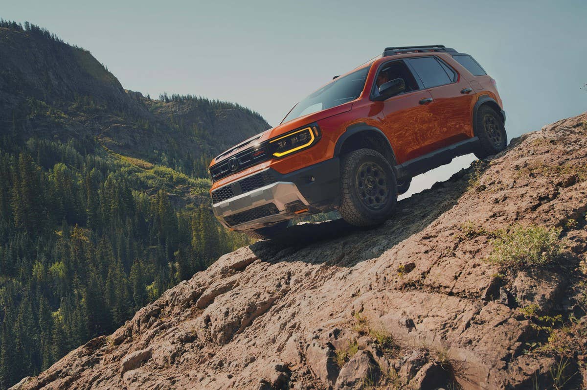 Mazda CX-70 vs Honda Passport, Which SUV Pulls Ahead? - Autoblog