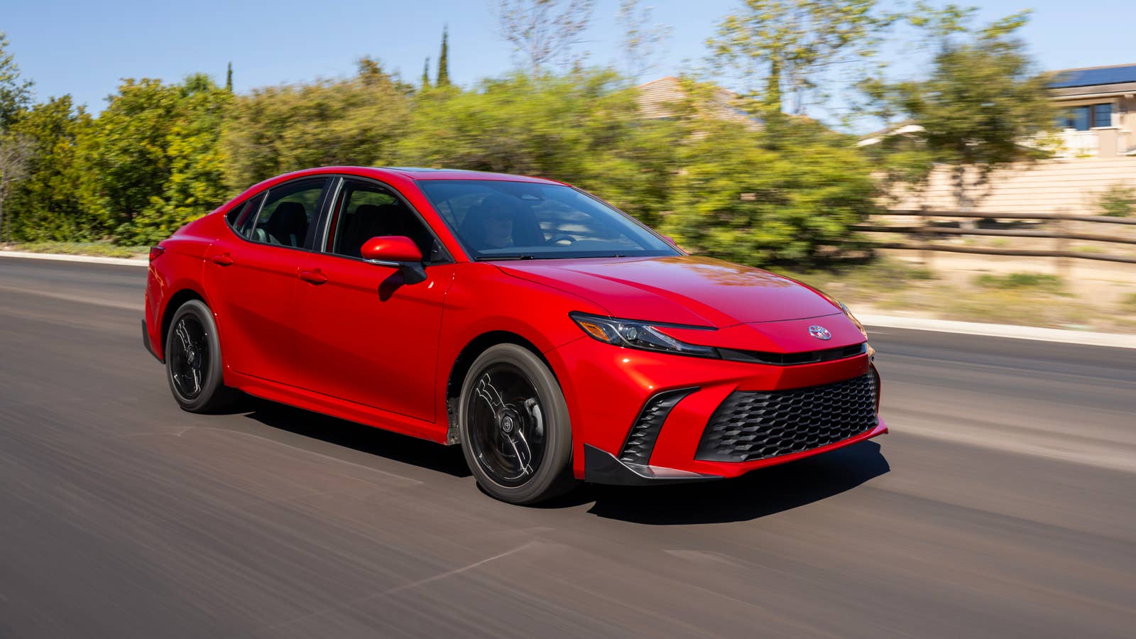 2025 Toyota Camry available from $360 with lease offer — A detailed ...