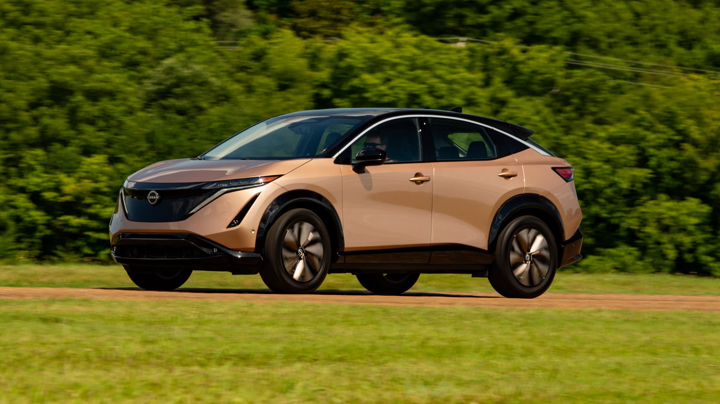 303-001 1/18 日産 アリア NISSAN ARIYA 2023 Amazon | 日産特注 1/18 日産 アリア NISSAN ARIYA 2023 J03-3-001