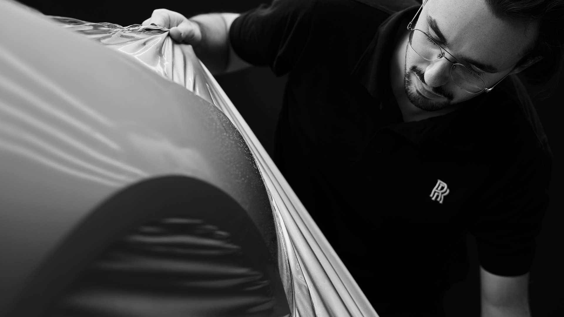 rolls-royce-la-rose-noire-droptail-a-dark-floral-love-letter-to