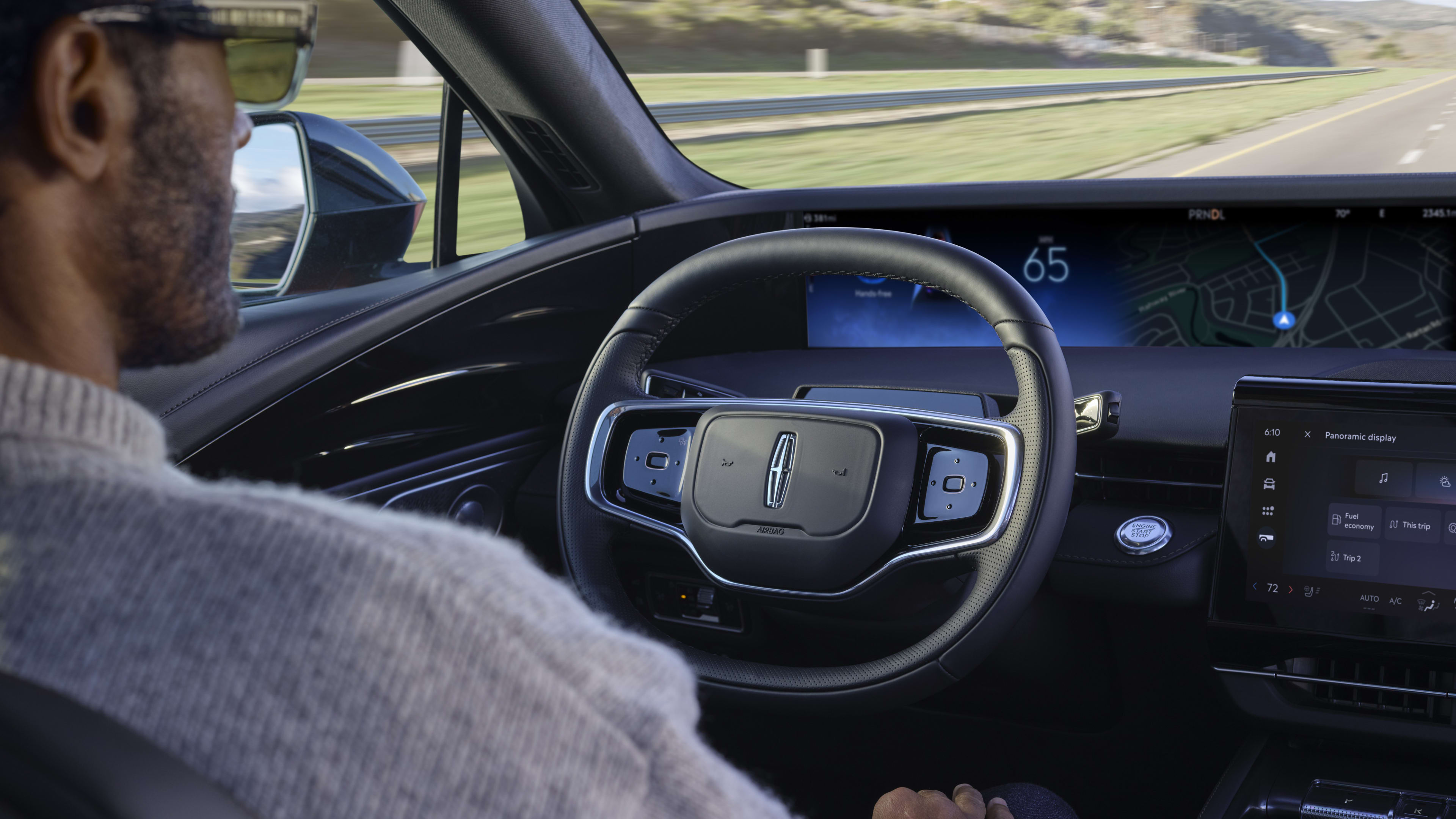 48-inch panoramic display kicks off Ford and Lincoln Digital Experience ...