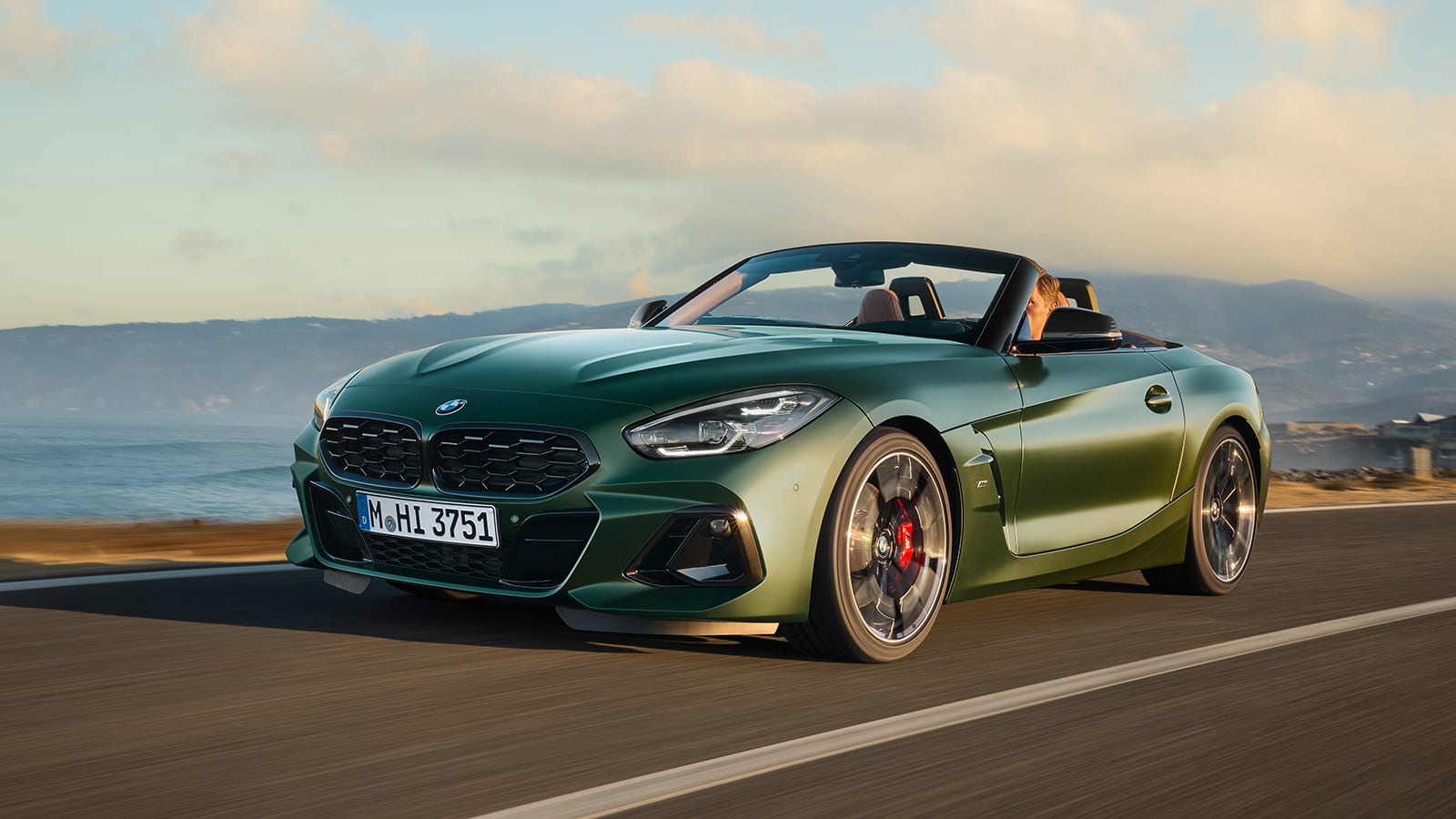 2025 BMW Z4 M40i with a manual: Here are the details on features