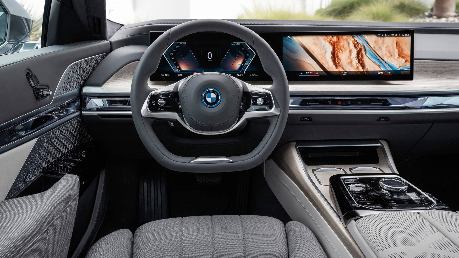 2023 BMW i7 First Drive Review: A joy to drive, a pain to use - Autoblog