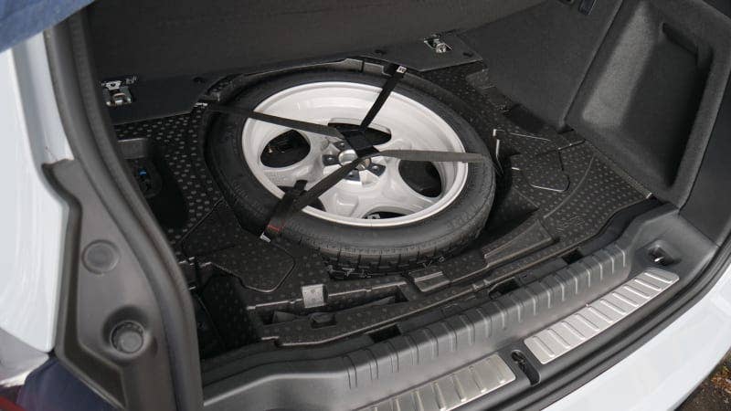 BMW X3 (with spare tire) Luggage Test | Yes, the spare matters - Autoblog