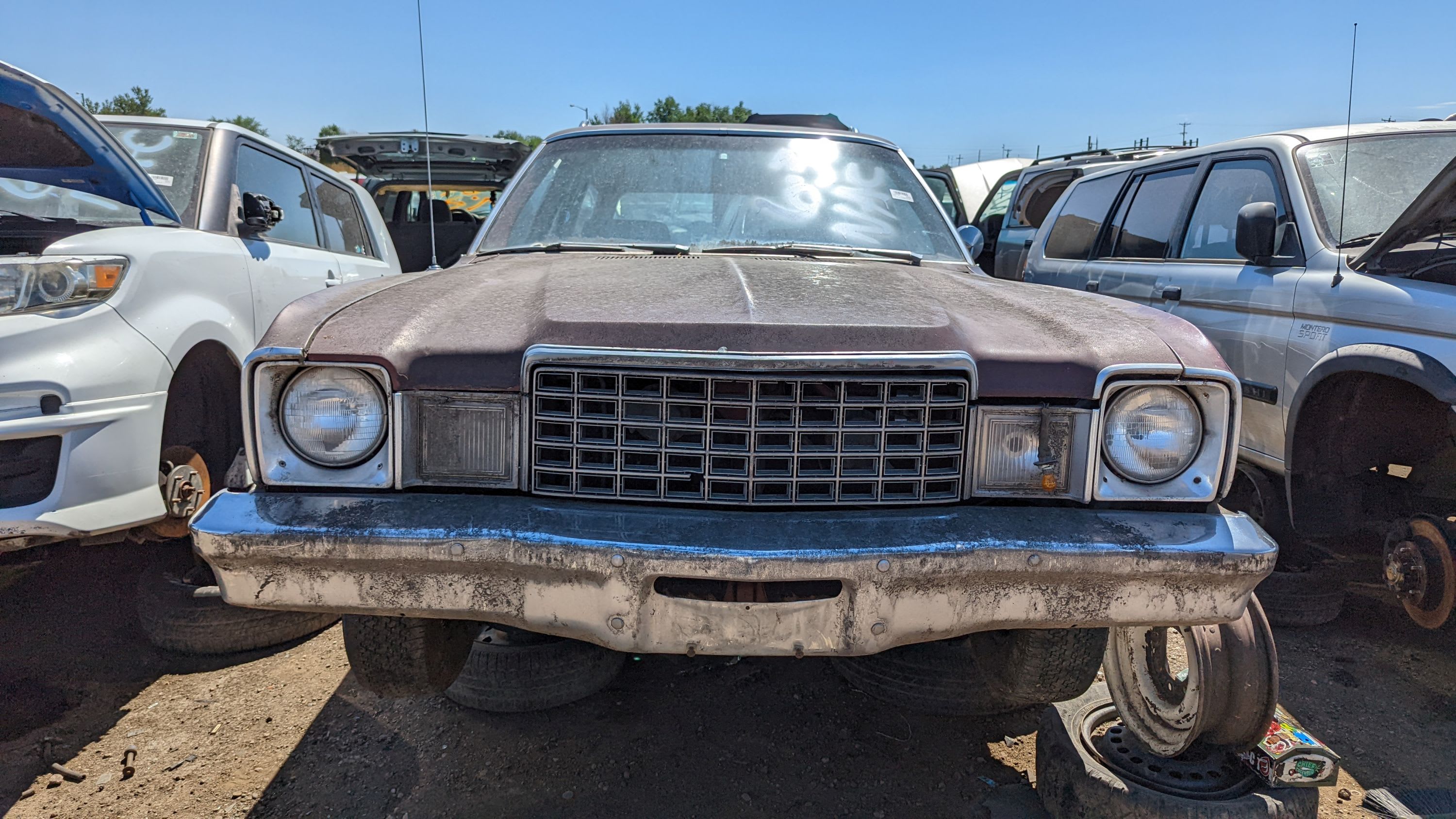 Junkyard Gem: 1978 Plymouth Volaré Wagon - Autoblog, image size:3000x1688