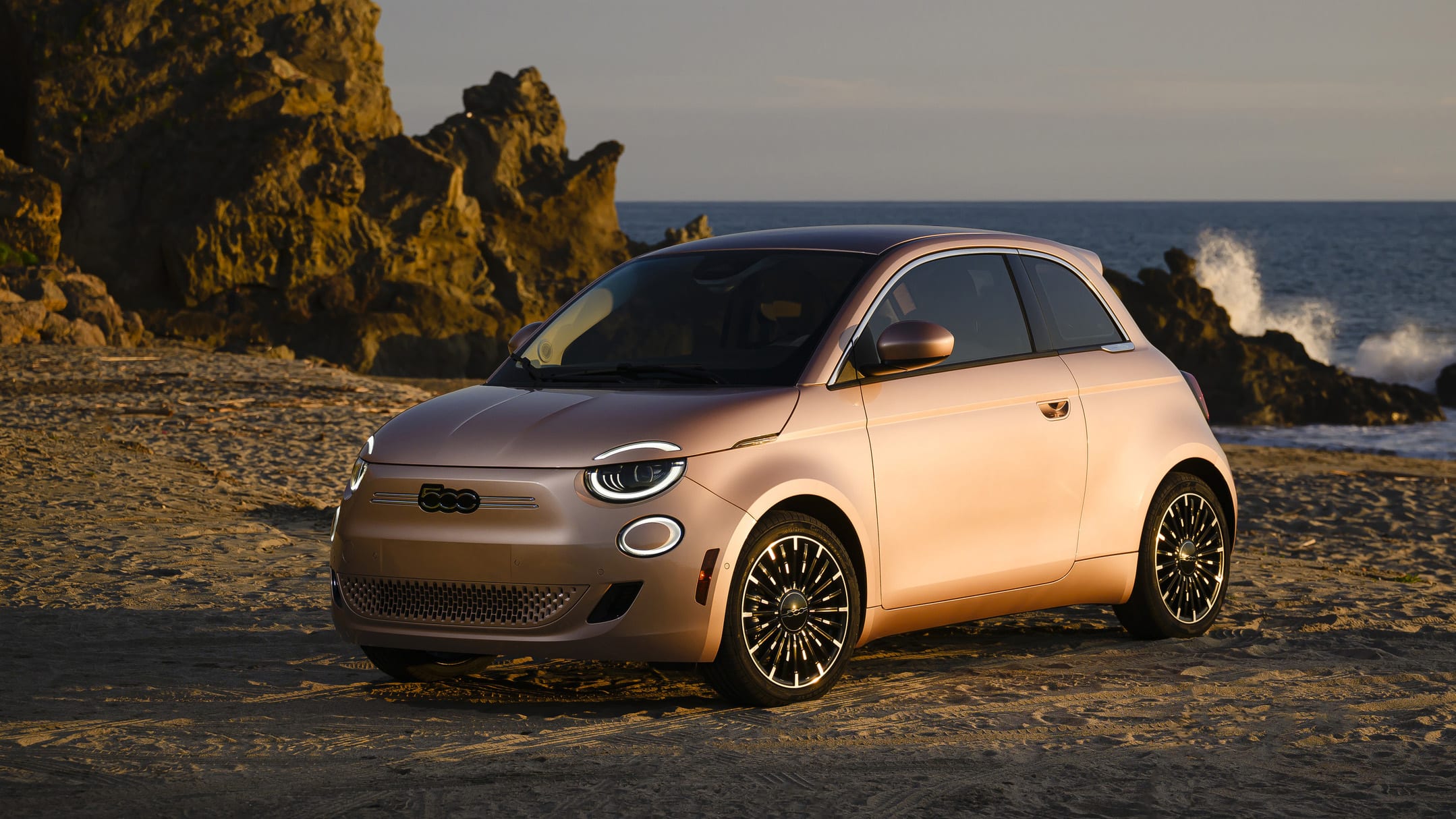 【FIAT500】 WGZ7966 - Fiat 500 87kW Red 42kWh 3Dr Auto Hatchback RefId