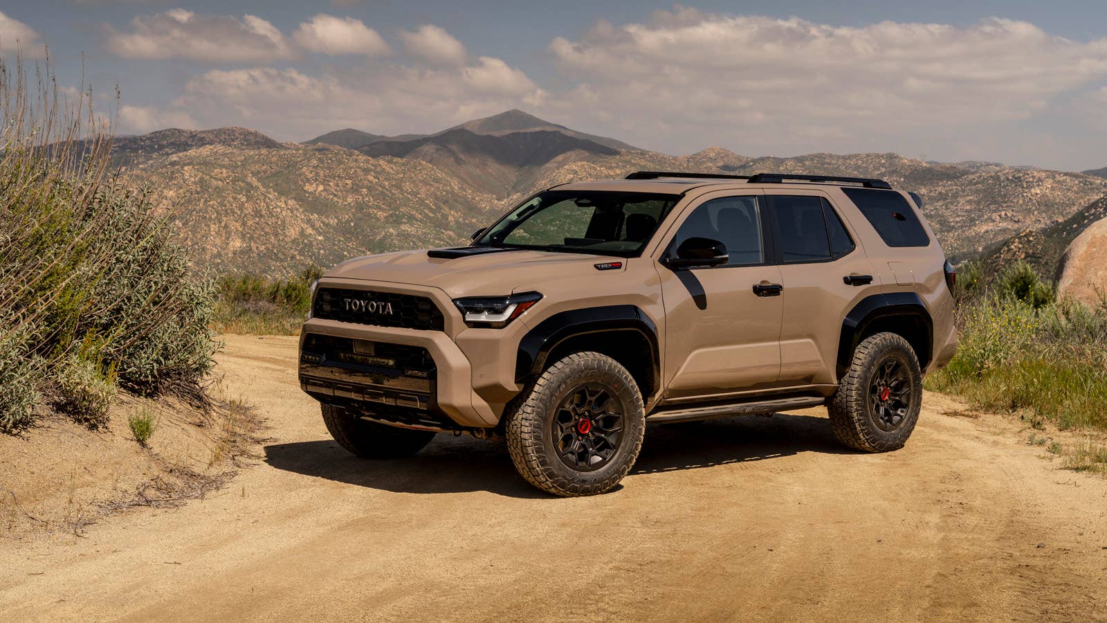 2025 Toyota 4Runner fuel economy manages to be better—and also worse ...