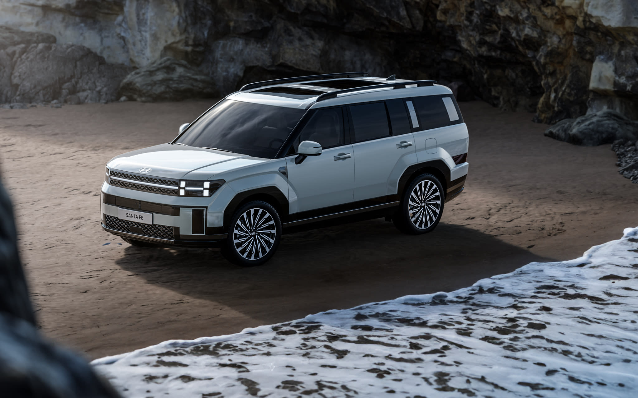 2024 Hyundai Santa Fe revealed with a radical redesign - Autoblog