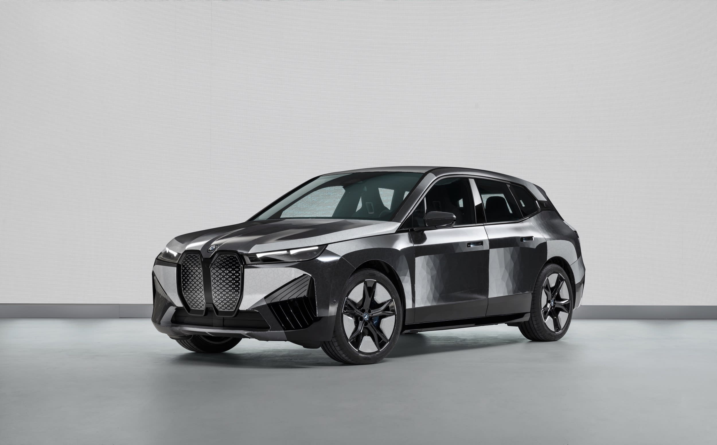 BMW iX Flow concept