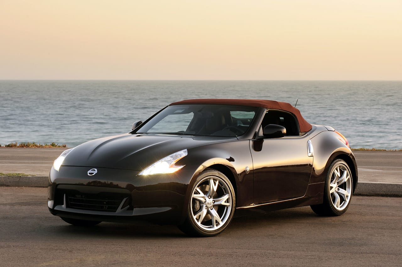 First Drive: 2010 Nissan 370Z Roadster shrugs off the