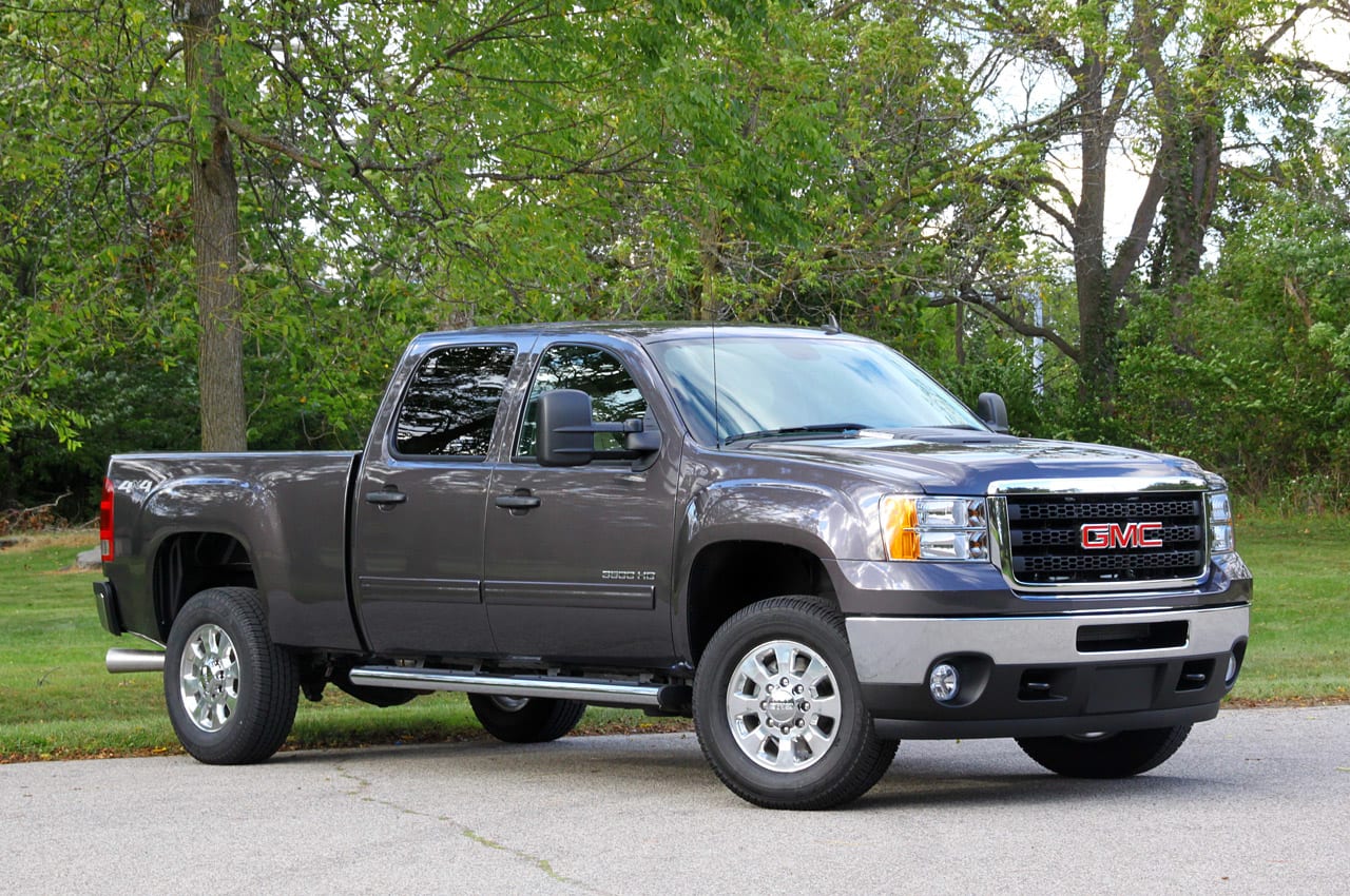 Kelley Blue Book: Specs and features for 2011 GMC Sierra 3500HD