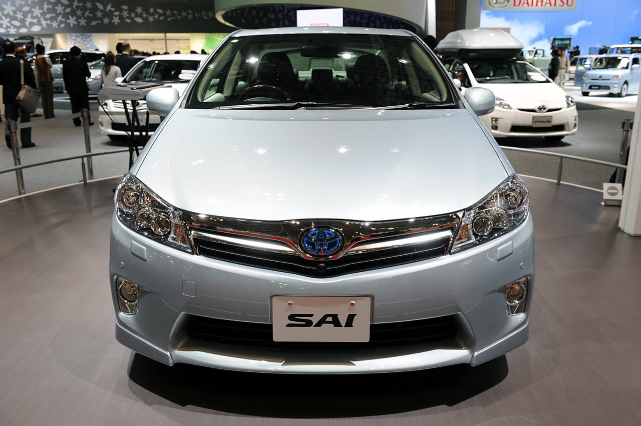 TOYOTA　SAI First Look At Toyota Sai Hybrid