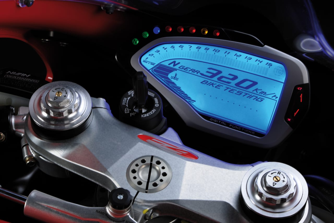 SPEEDRA カーボン ヒートガード MV AGUSTA F4 2010〜 Officially Official: MV Agusta launches 2010 F4 superbike