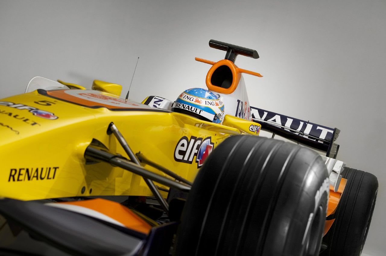 Renault F1 launches R28 in Paris